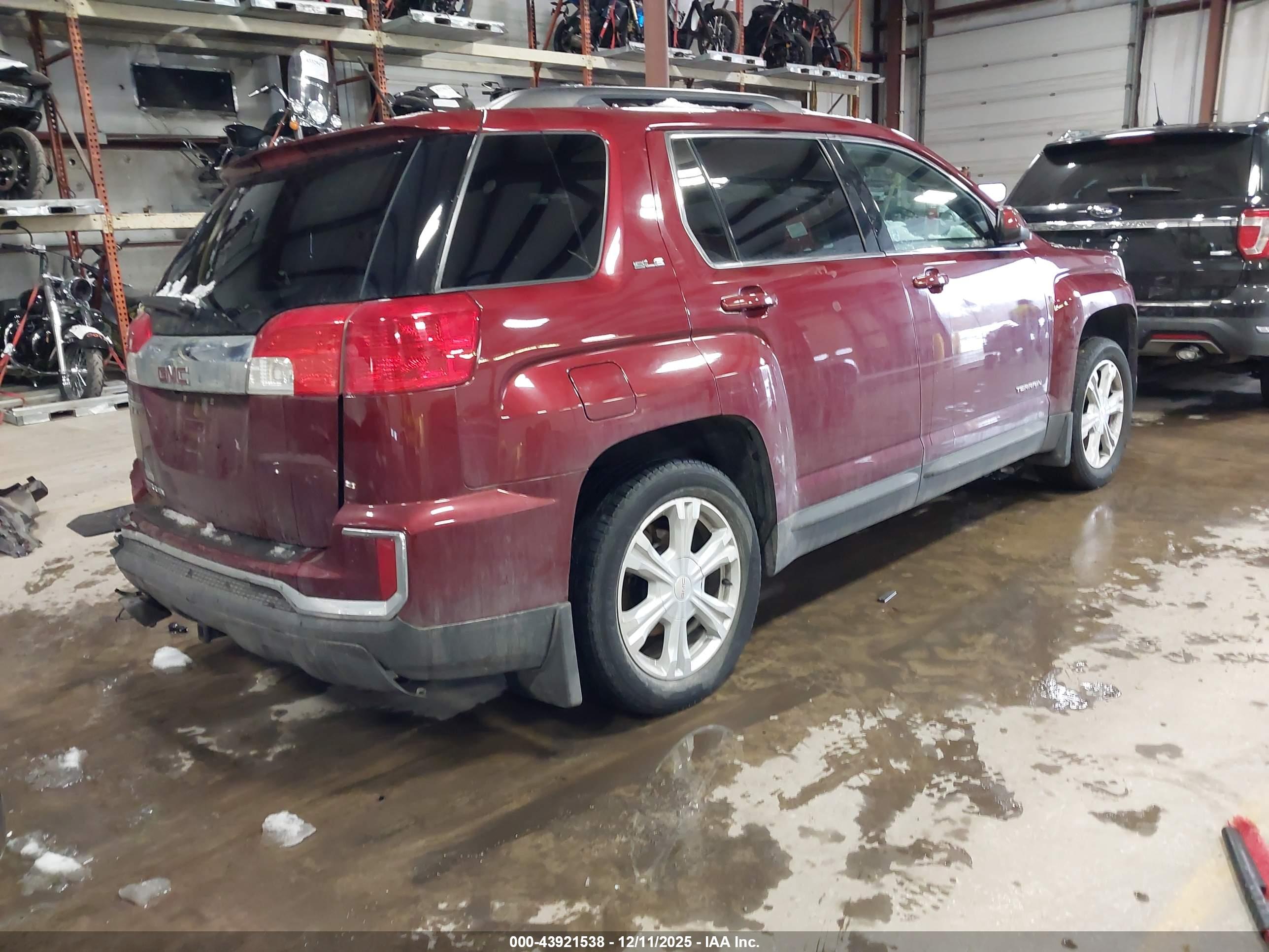GMC TERRAIN image 4
