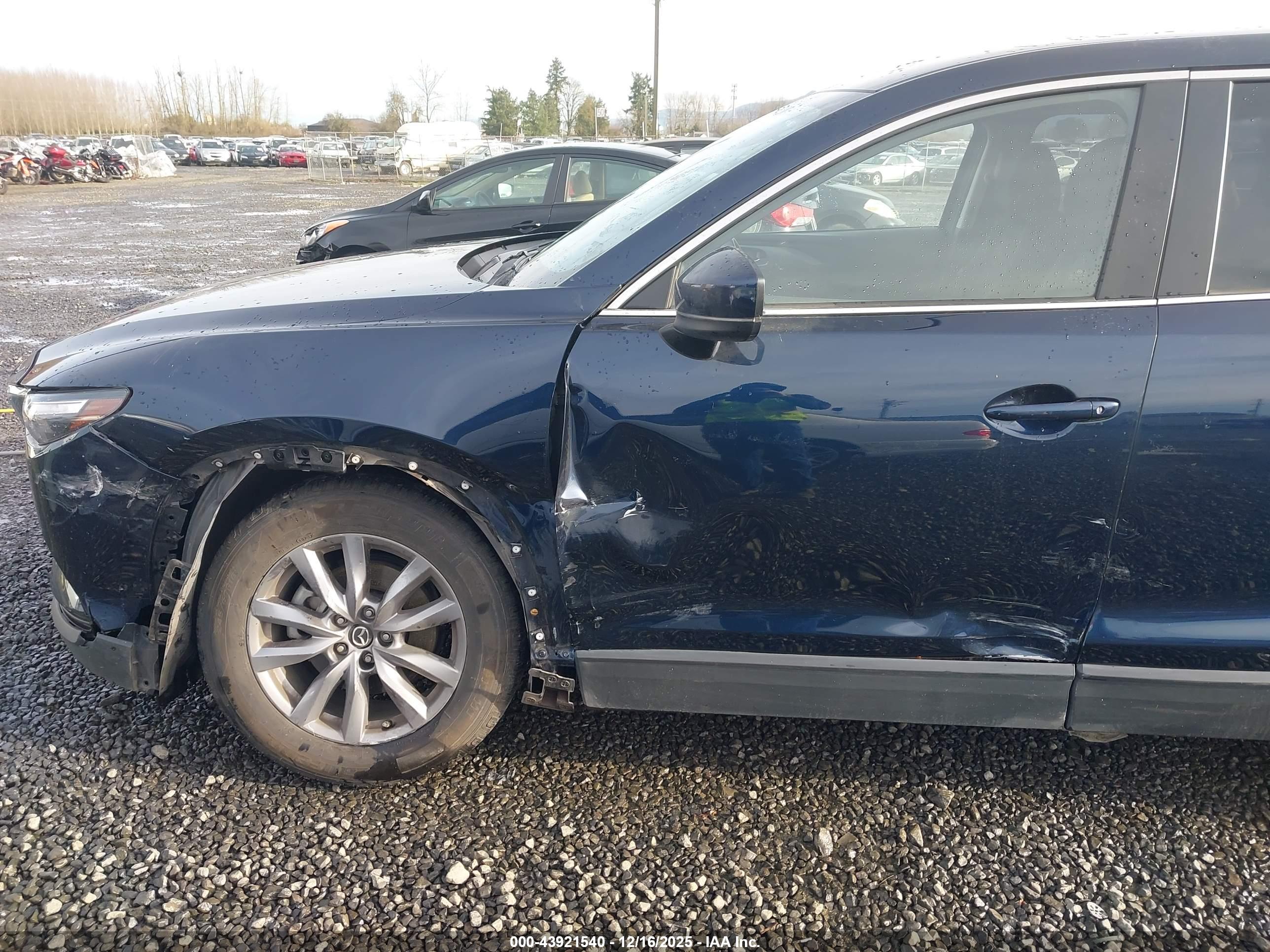 MAZDA CX-9 image 6