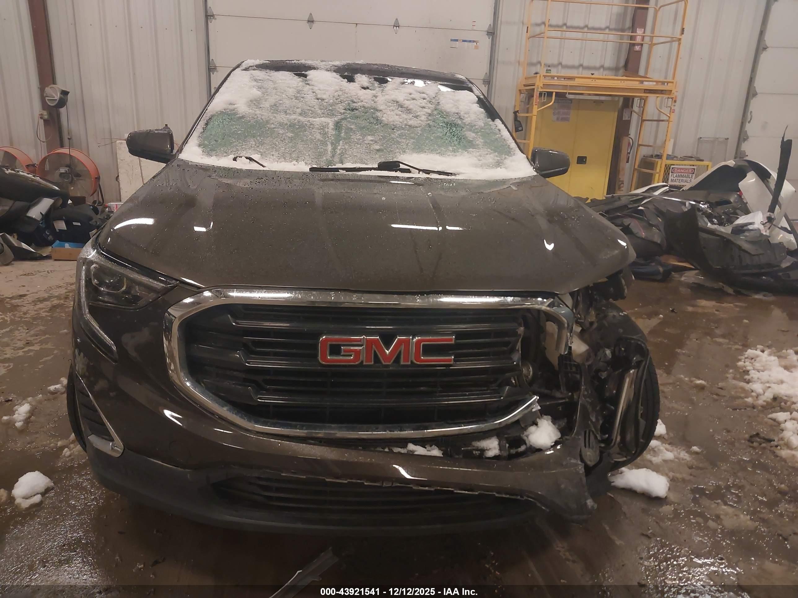 GMC TERRAIN image 6