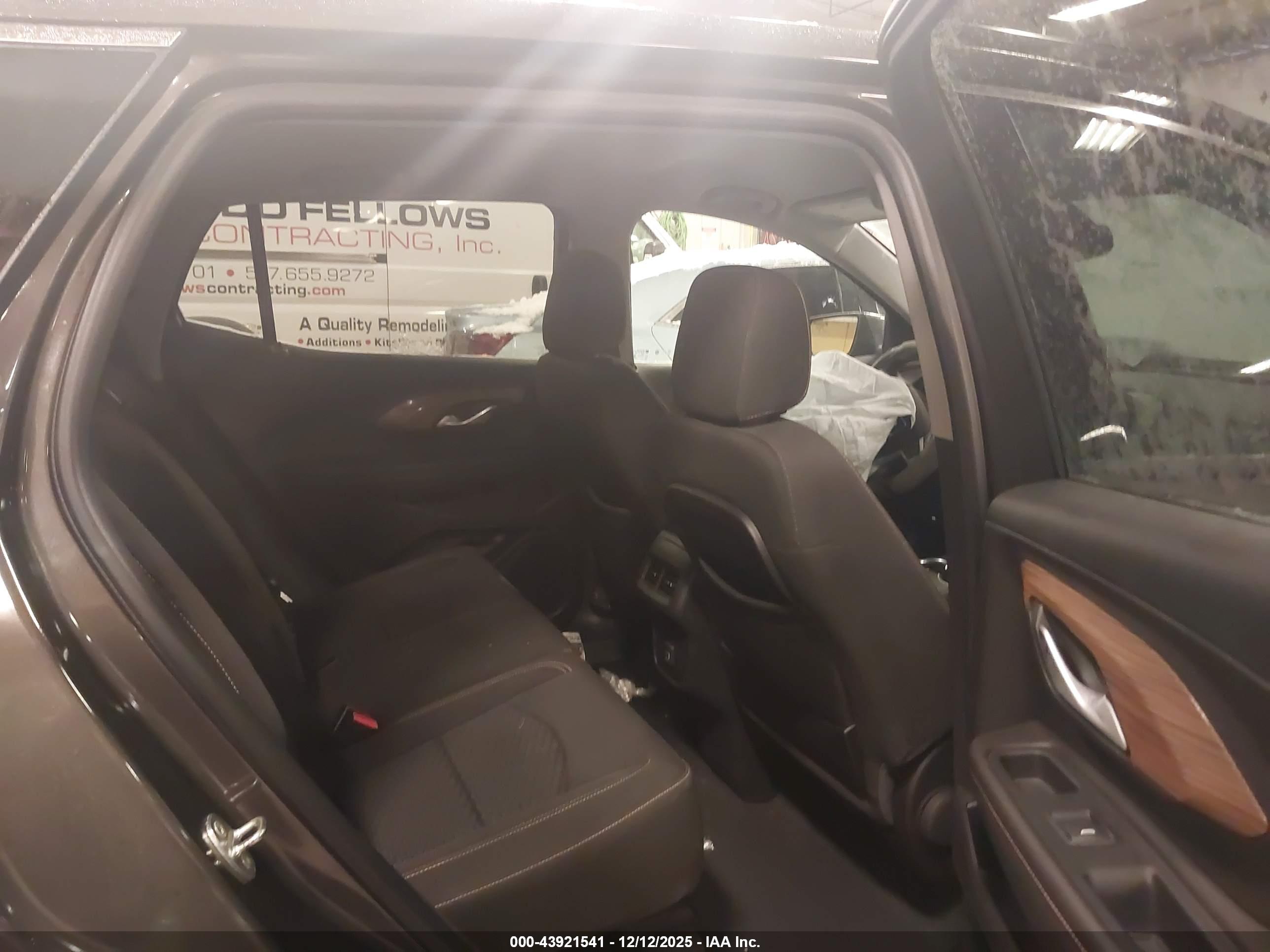 GMC TERRAIN image 8