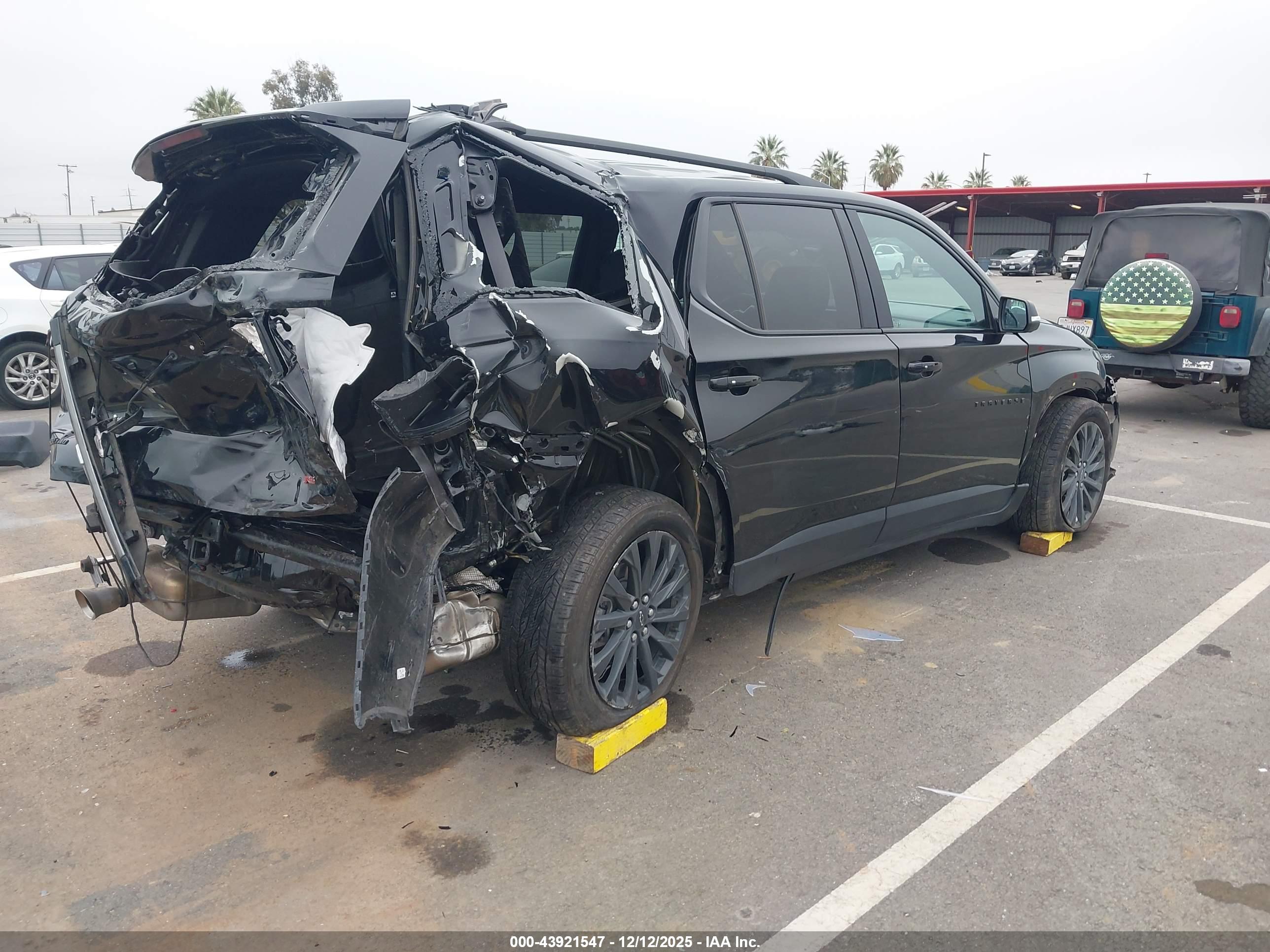 CHEVROLET TRAVERSE image 4