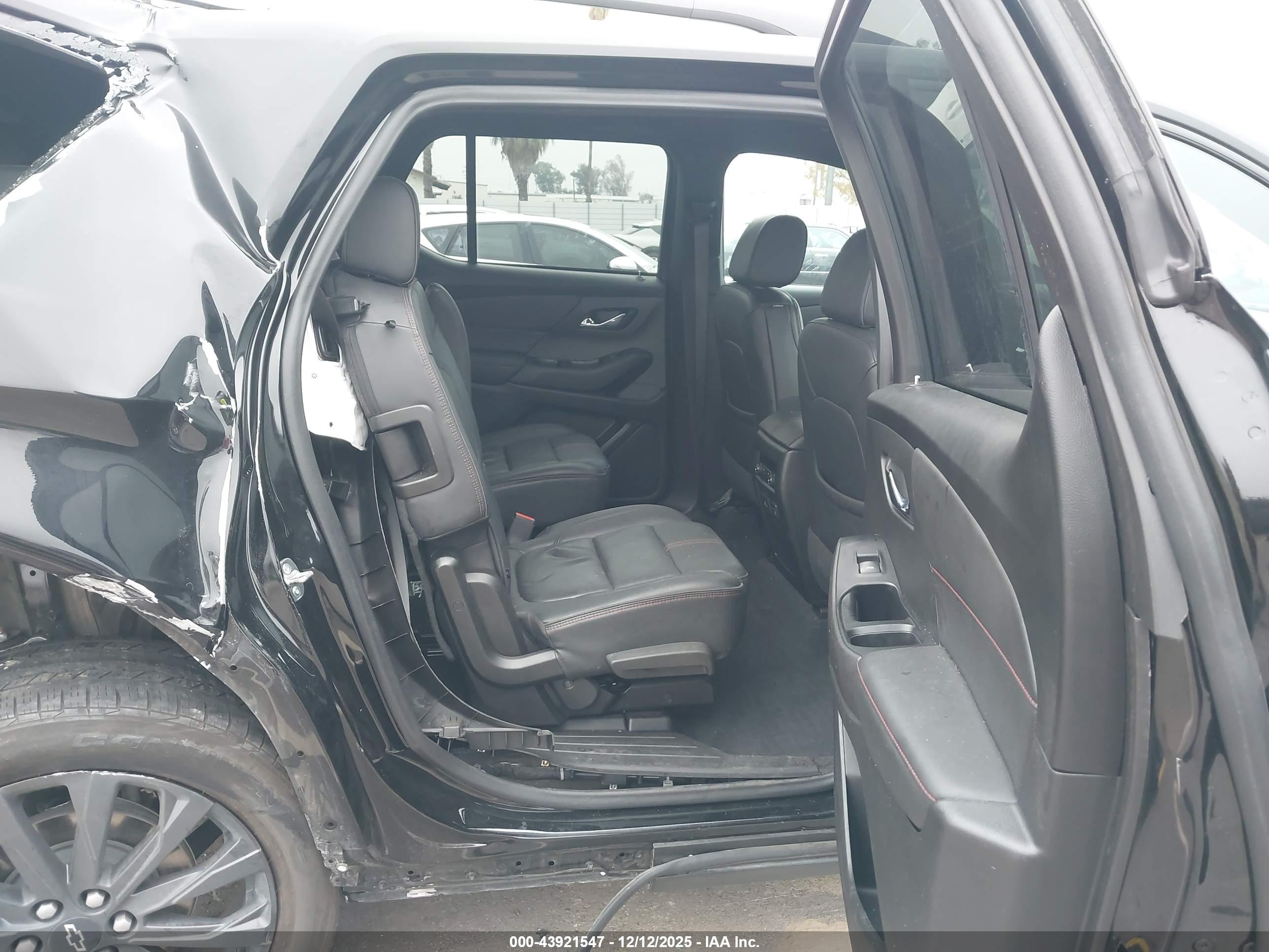 CHEVROLET TRAVERSE image 8