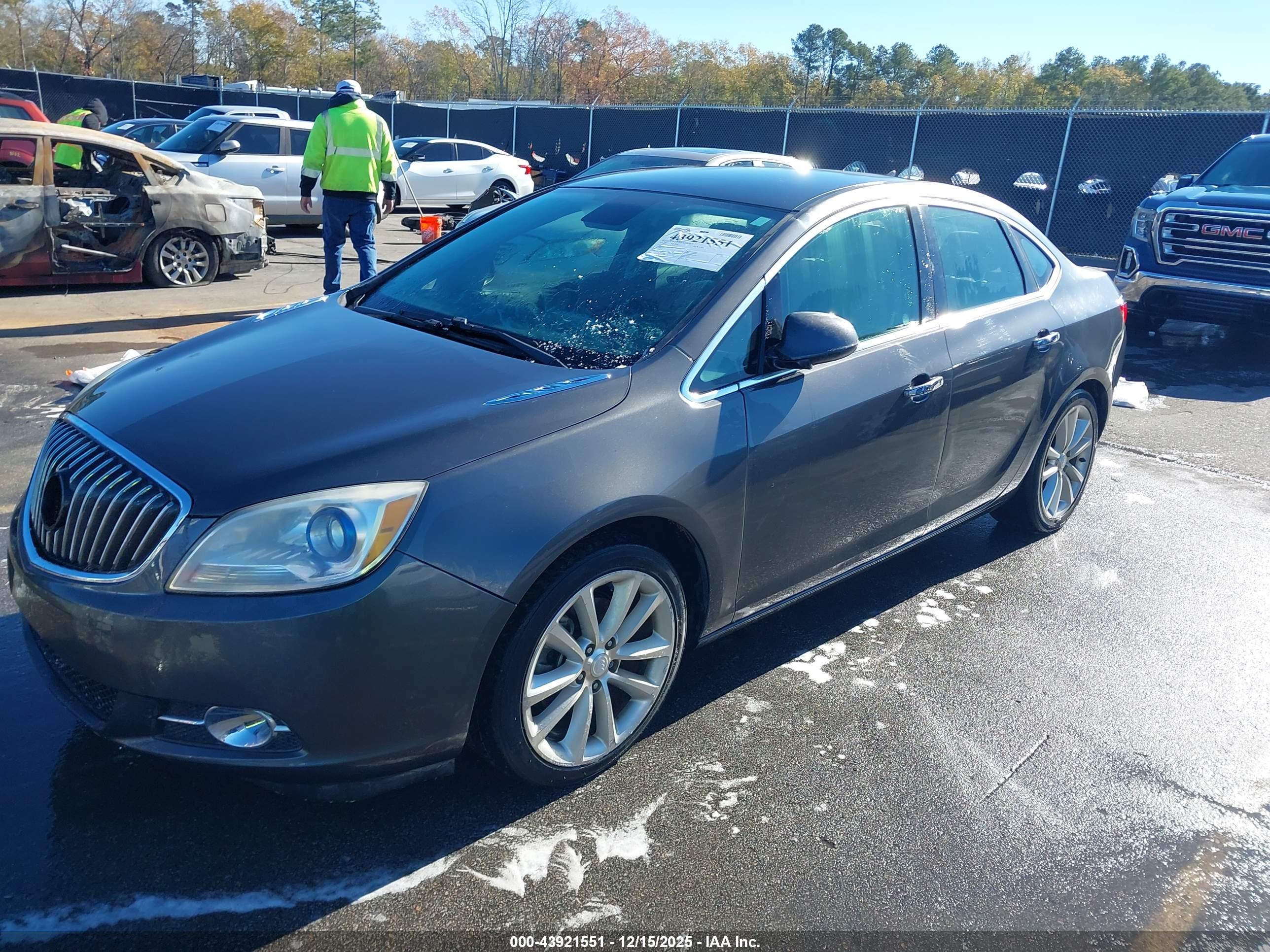 BUICK VERANO image 2