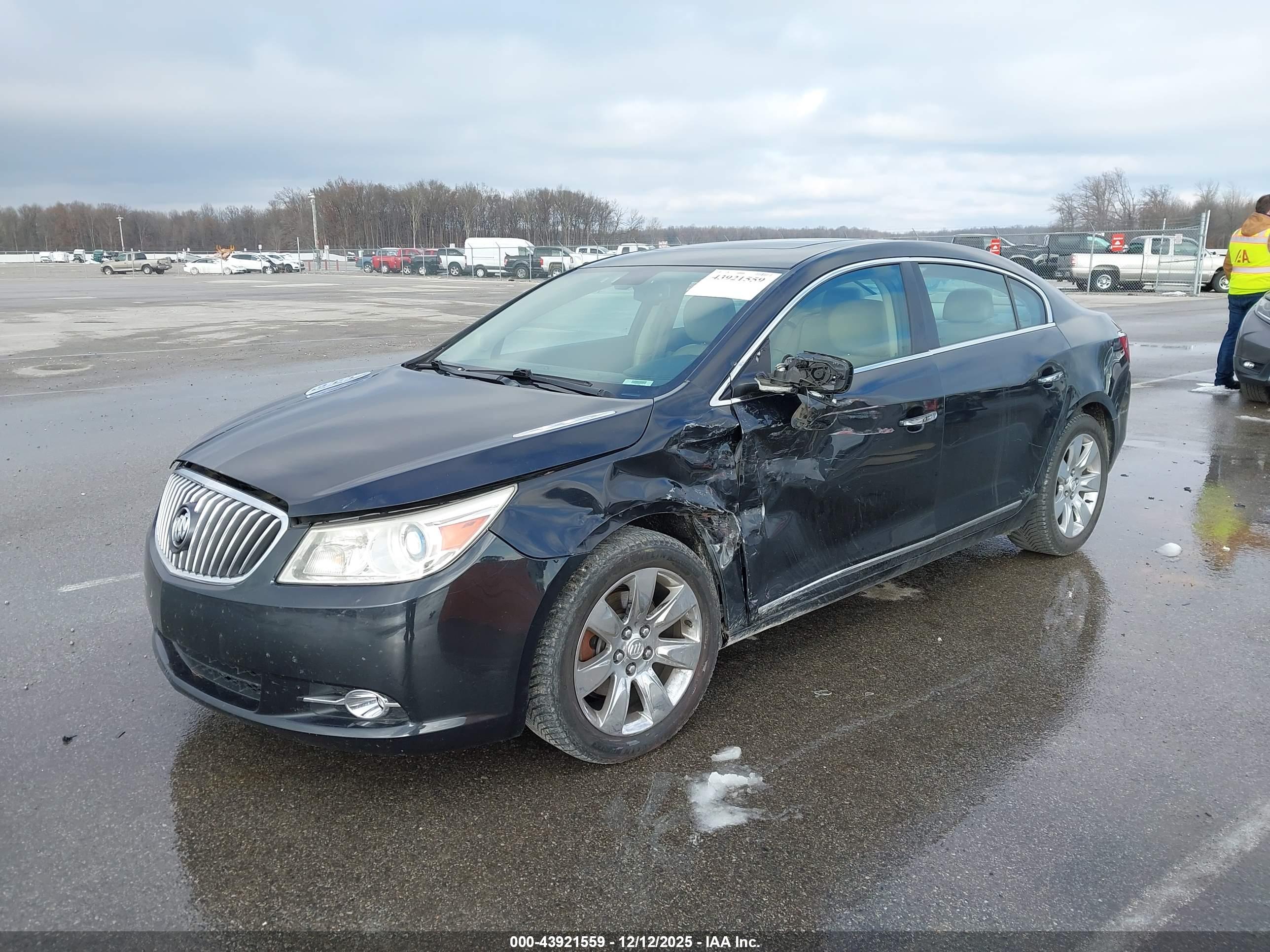 BUICK LACROSSE image 2
