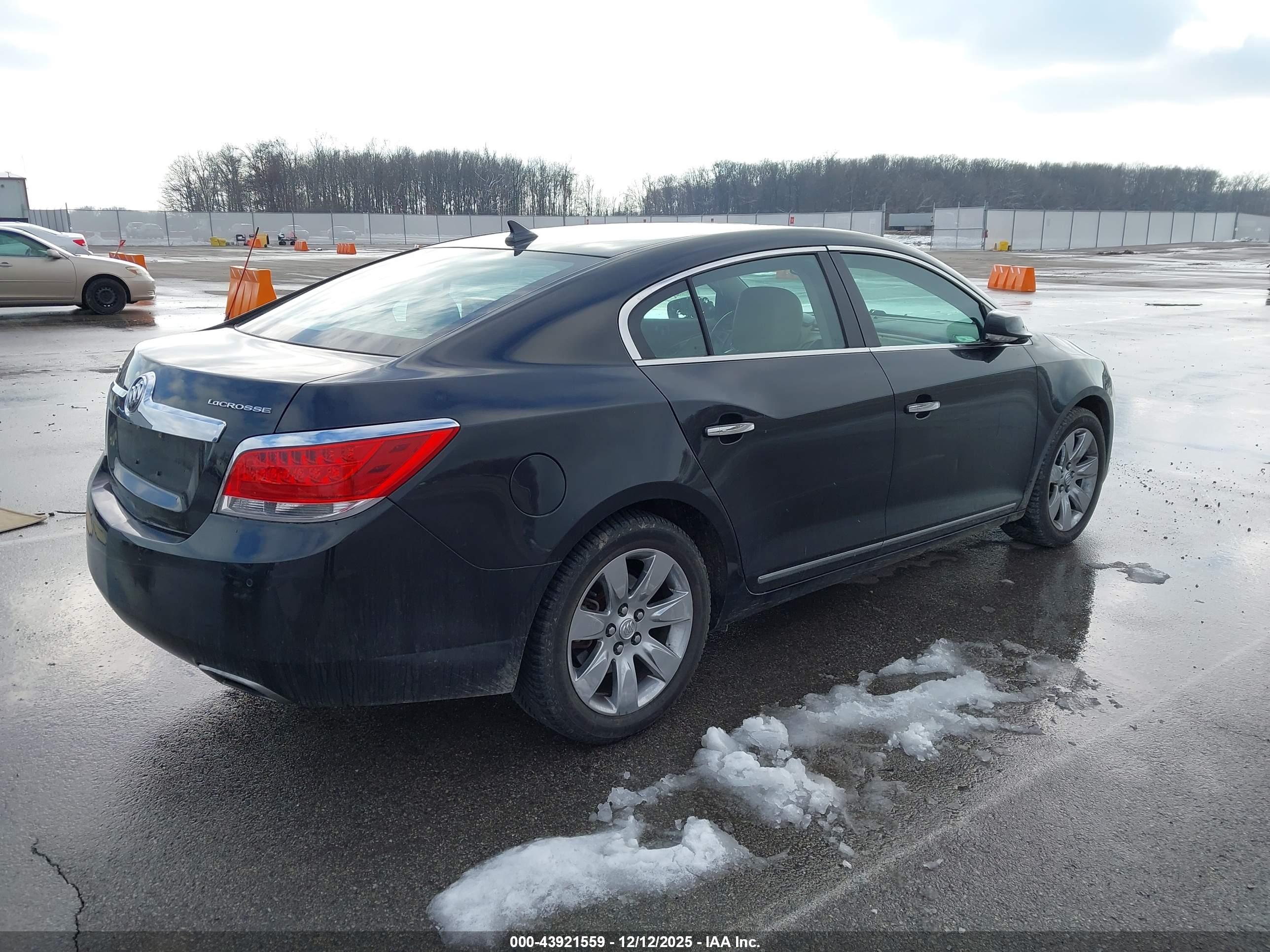 BUICK LACROSSE image 4