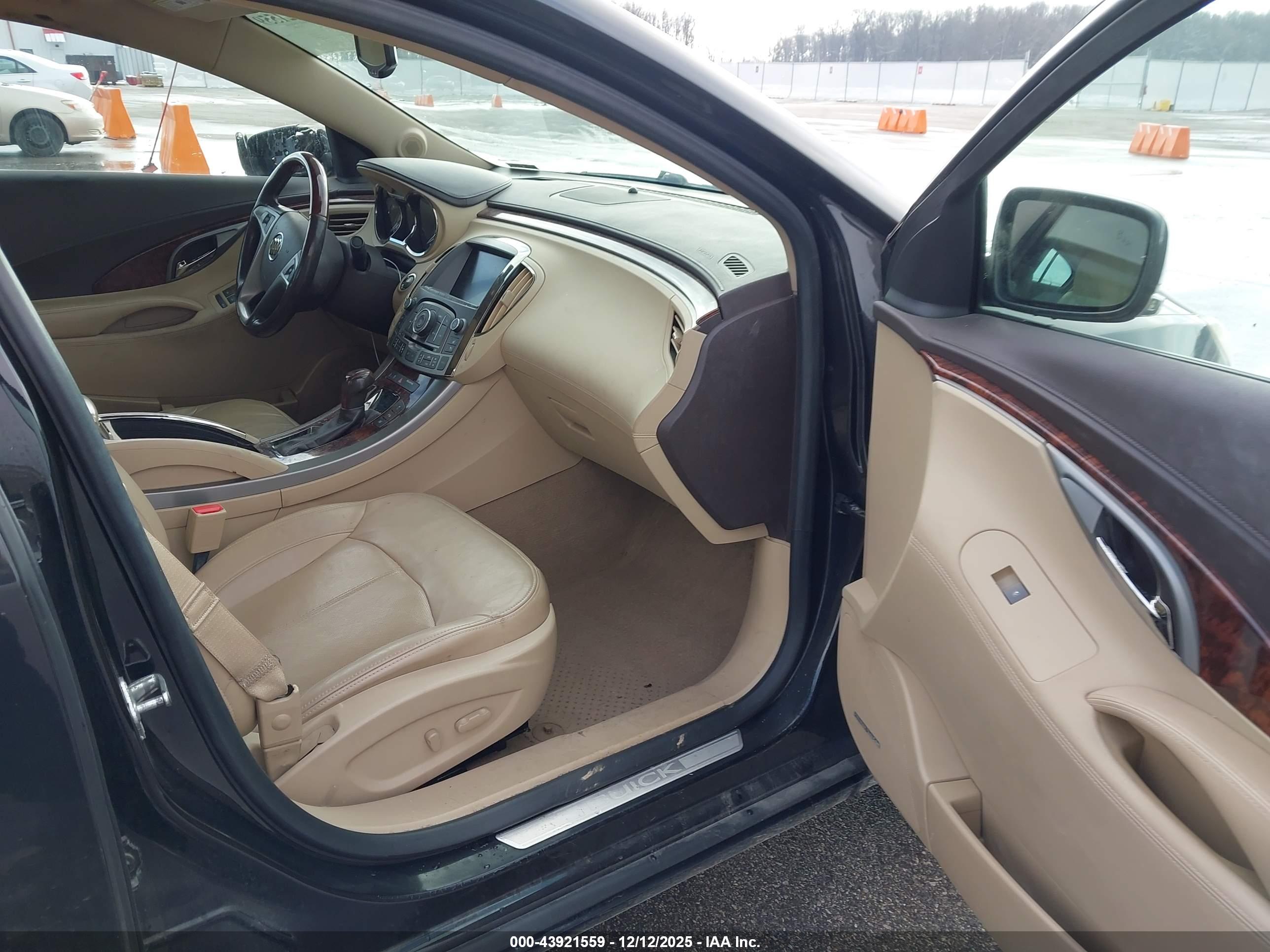 BUICK LACROSSE image 5