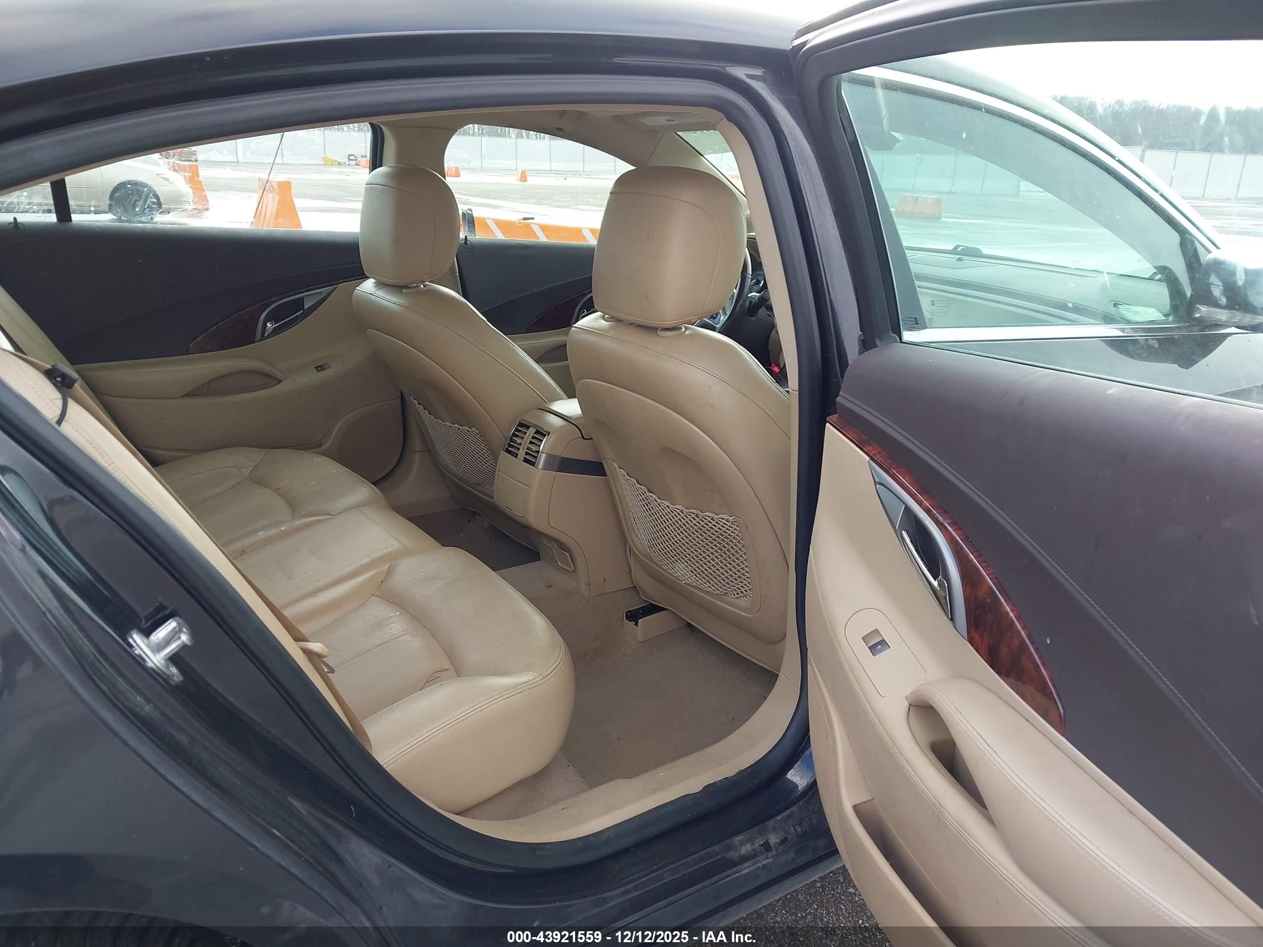 BUICK LACROSSE image 8