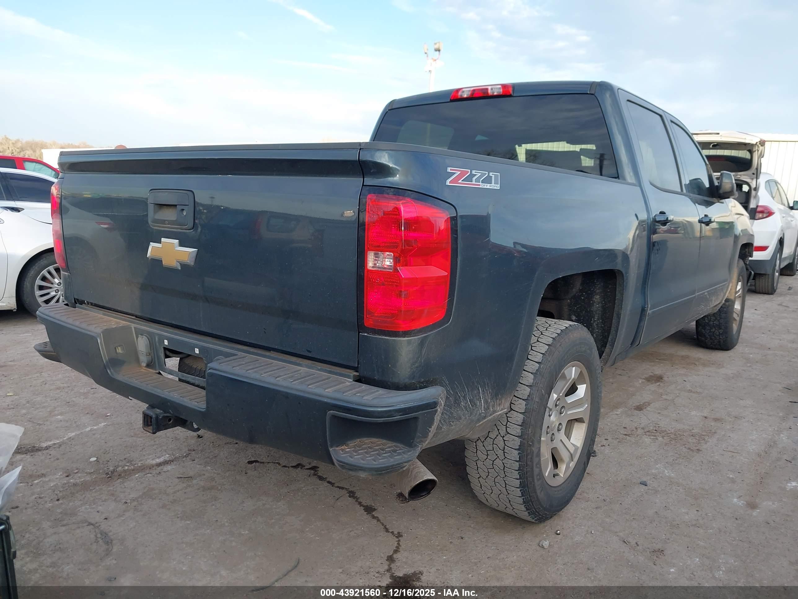 CHEVROLET SILVERADO image 4