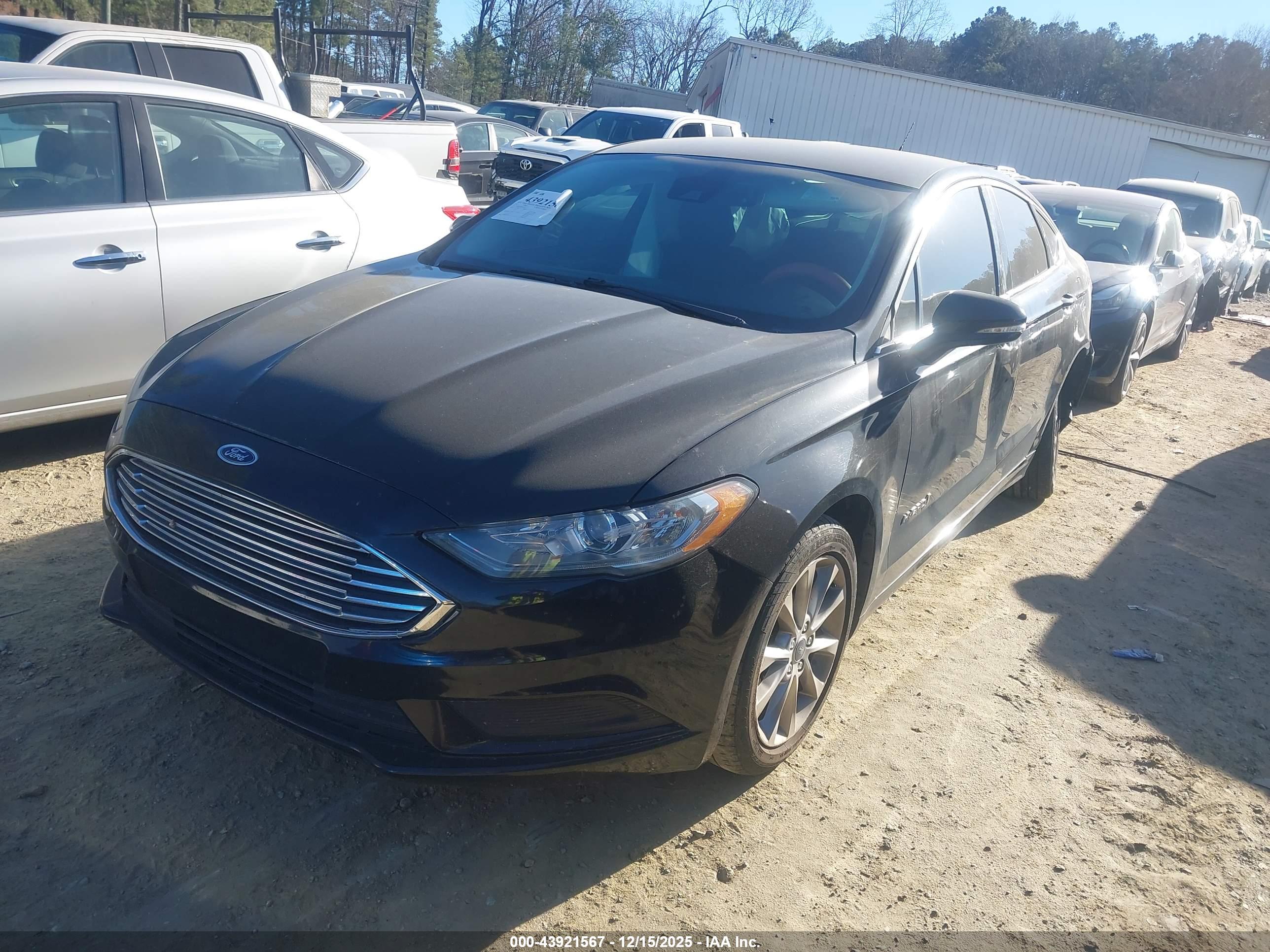 FORD FUSION image 2