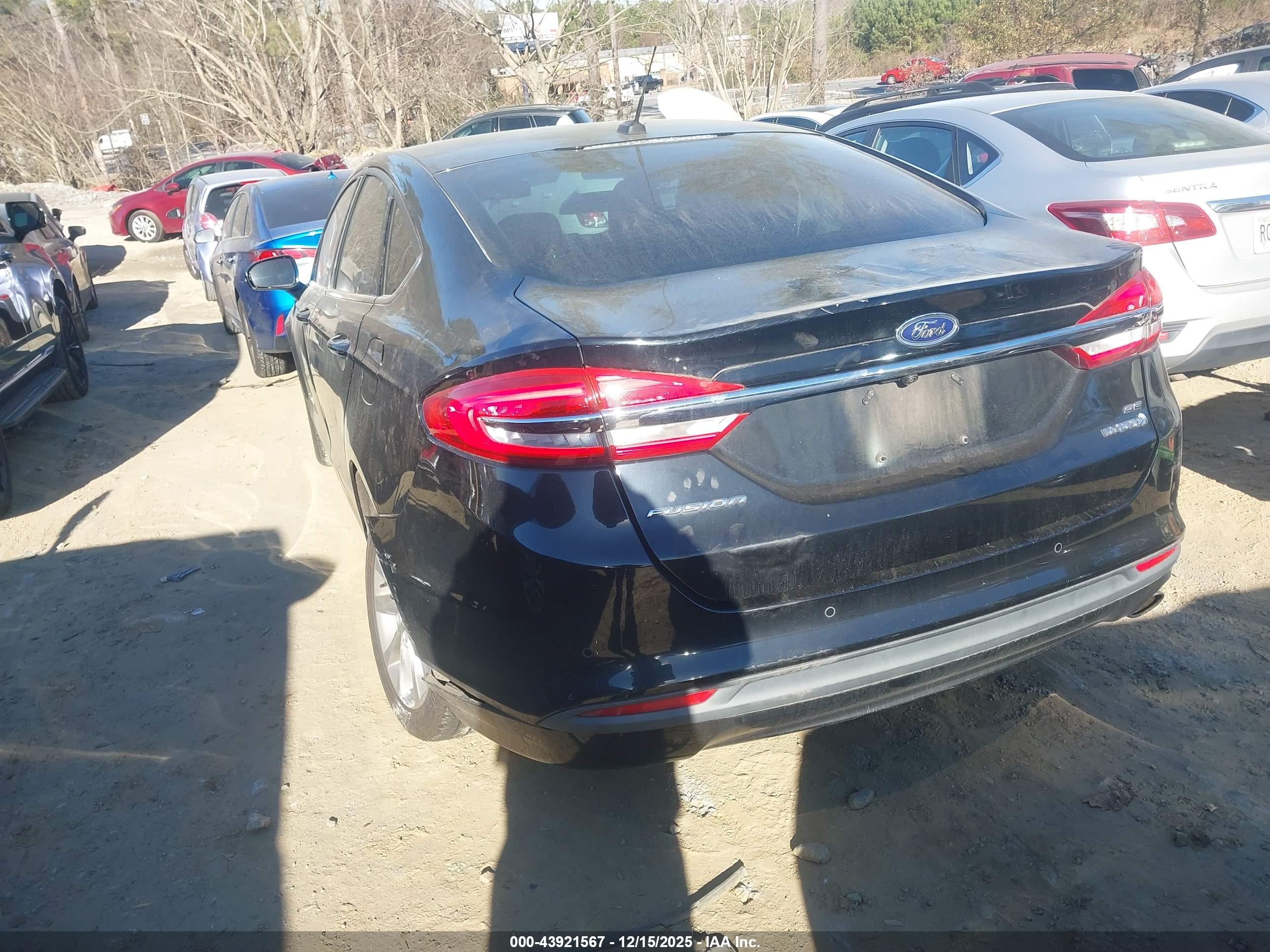 FORD FUSION image 3