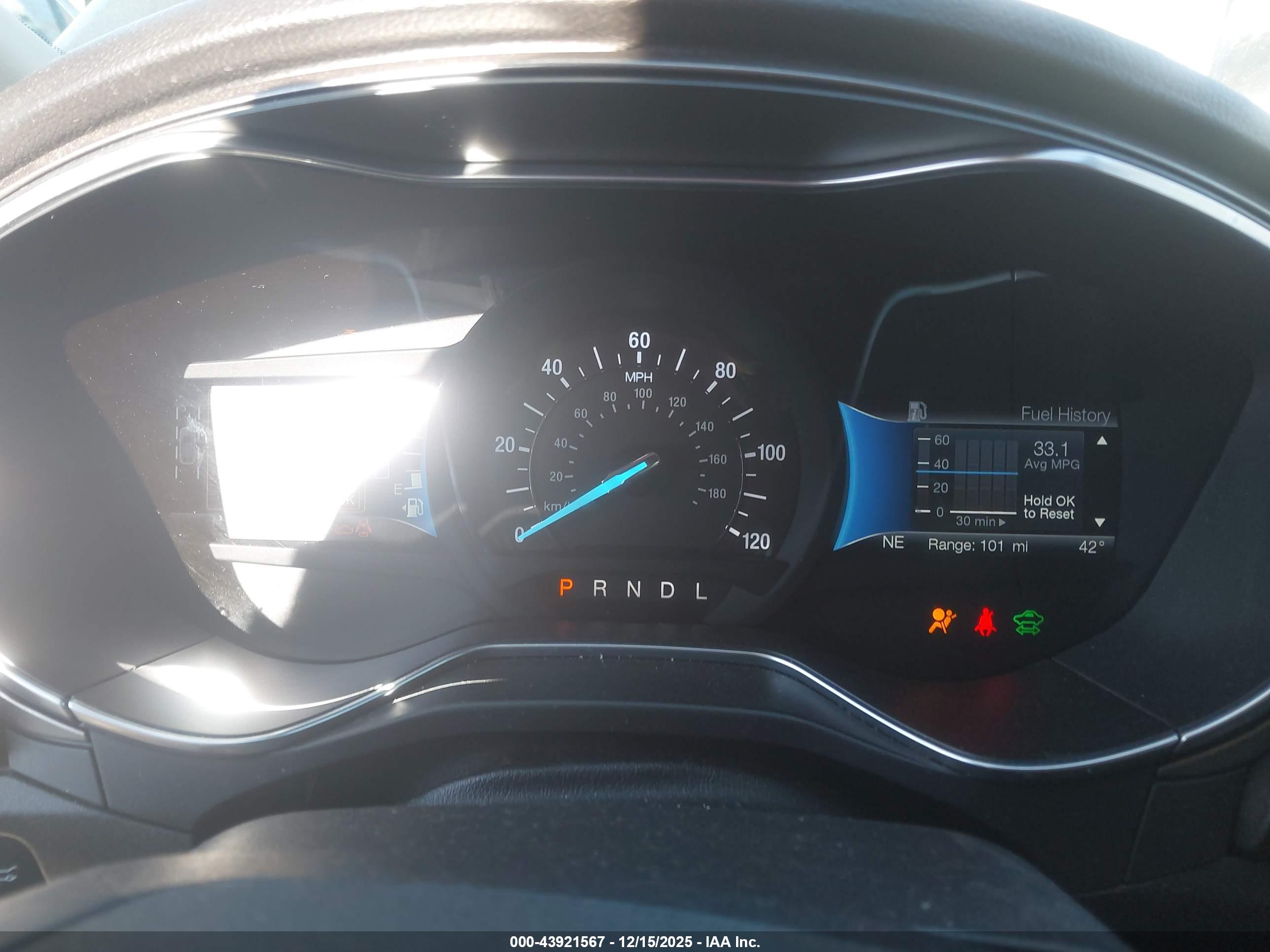 FORD FUSION image 7