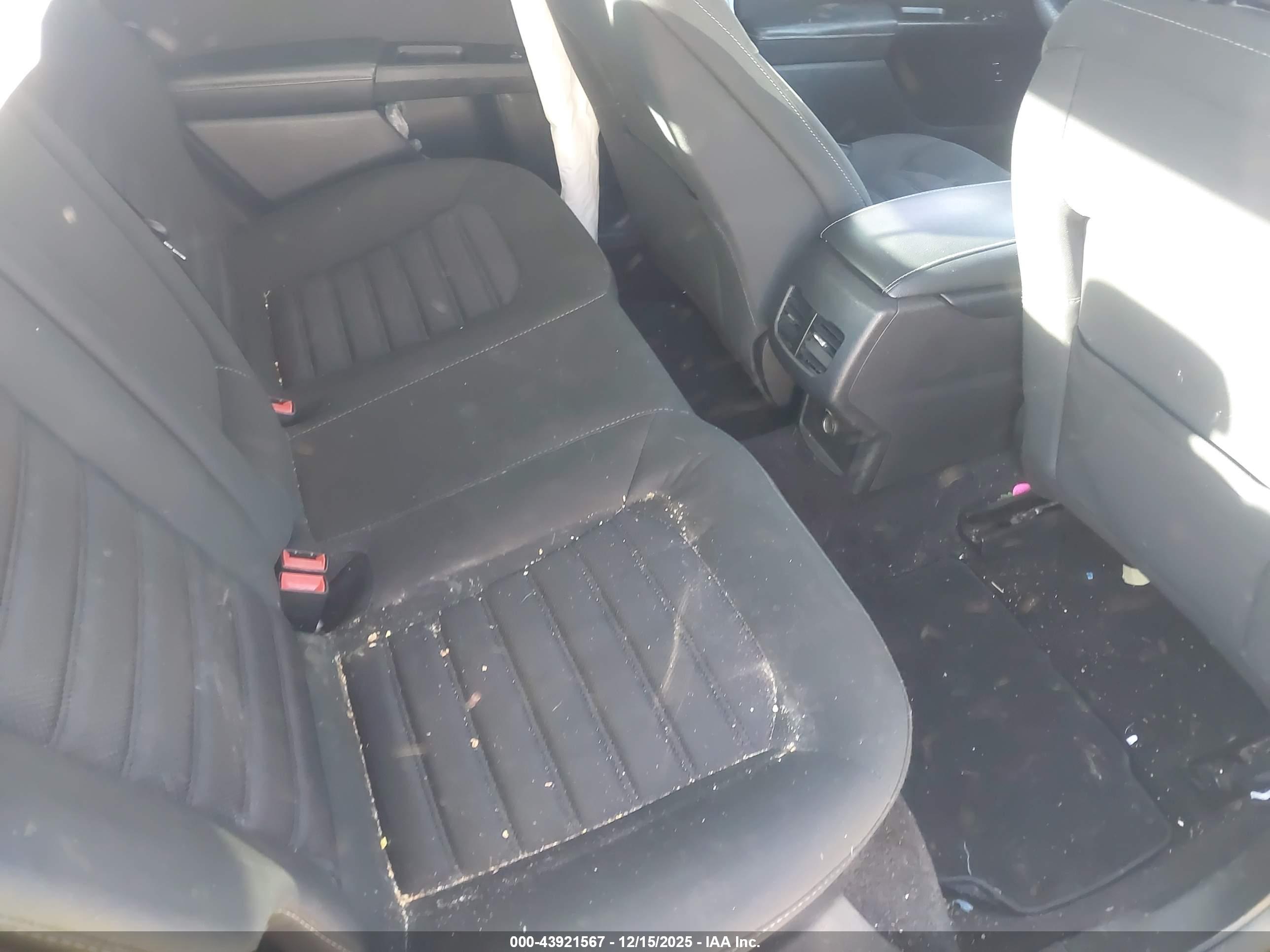 FORD FUSION image 8