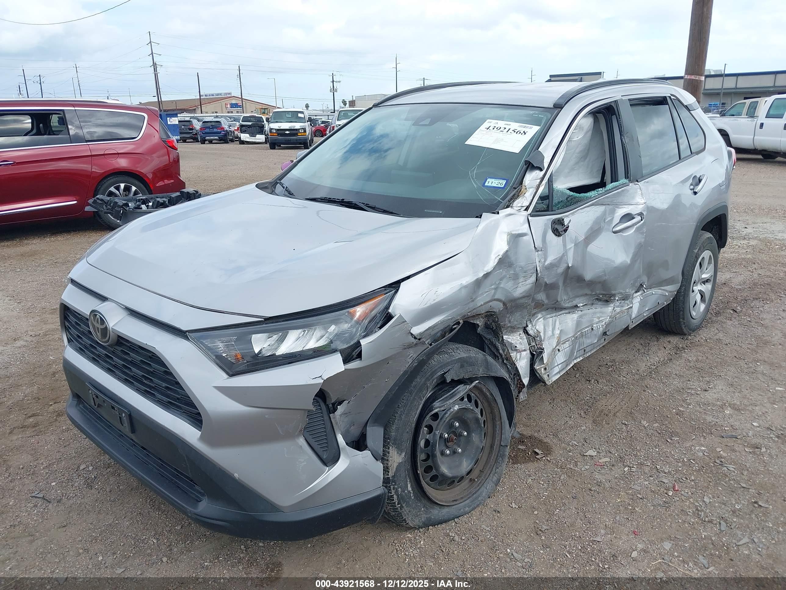 TOYOTA RAV4 image 2