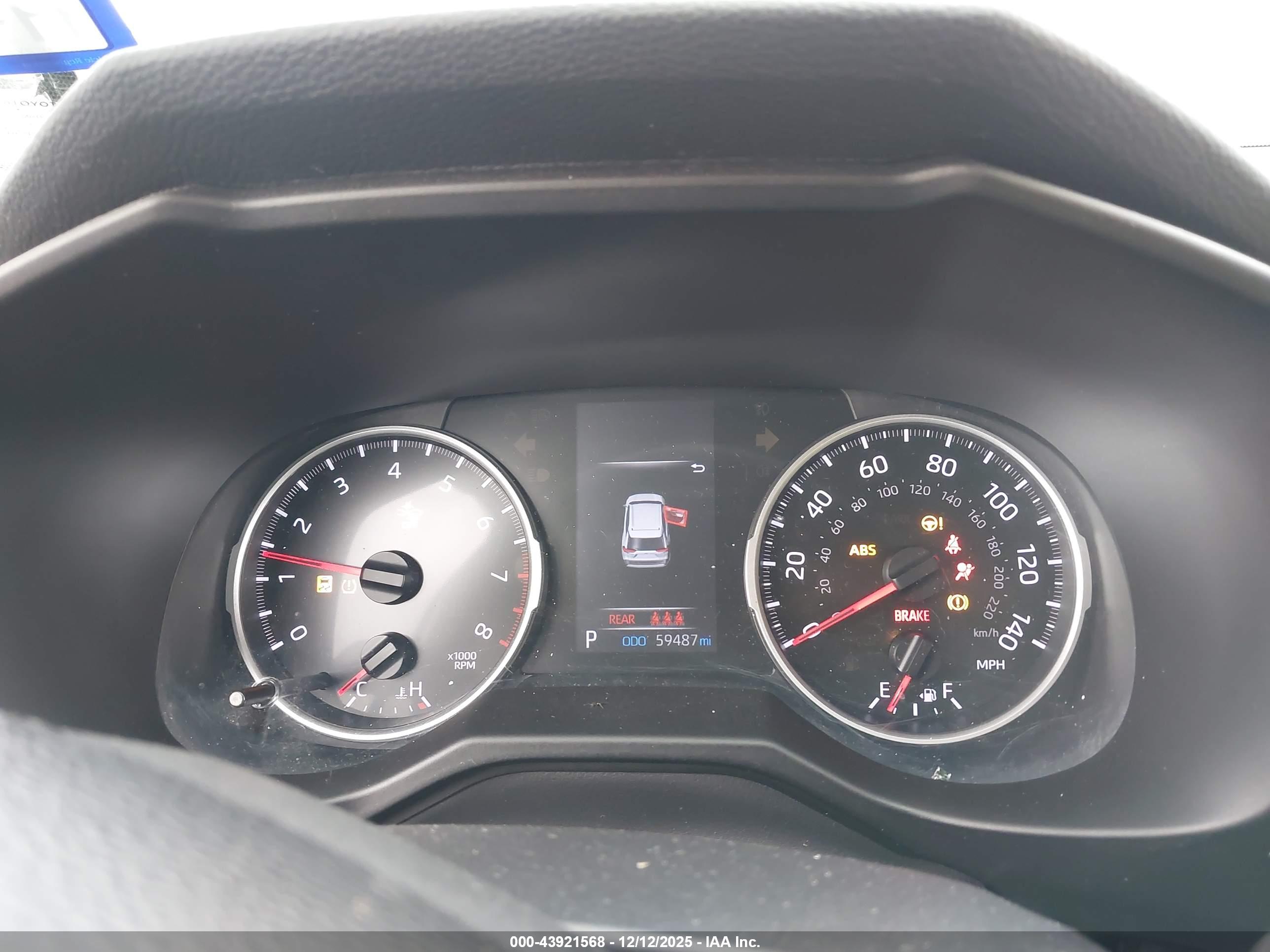 TOYOTA RAV4 image 7