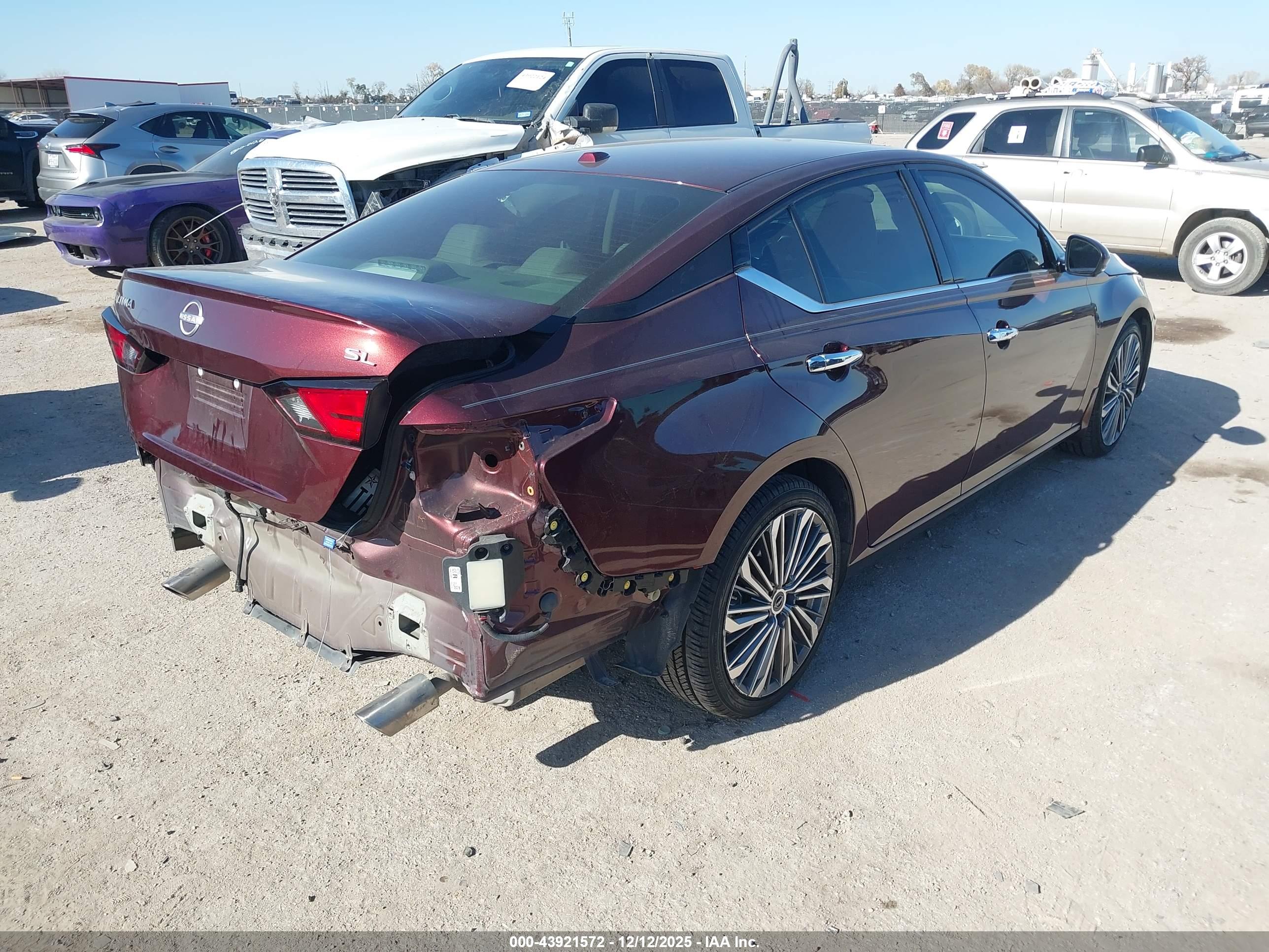 NISSAN ALTIMA image 4