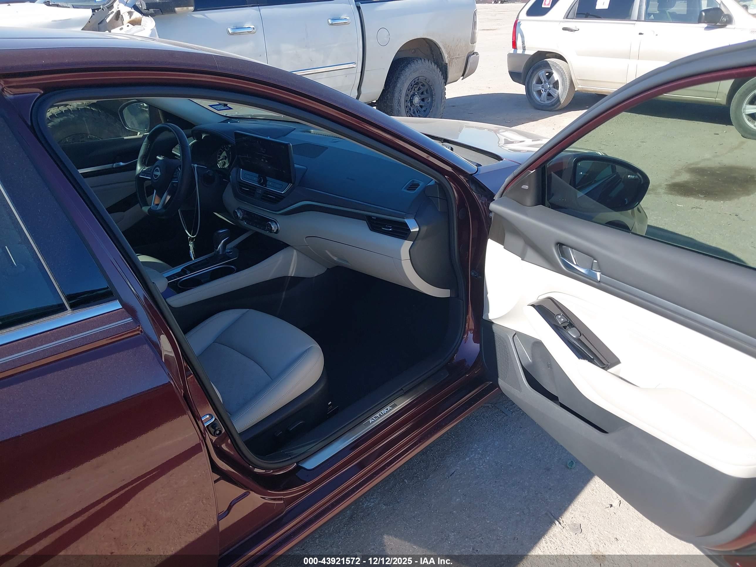 NISSAN ALTIMA image 5