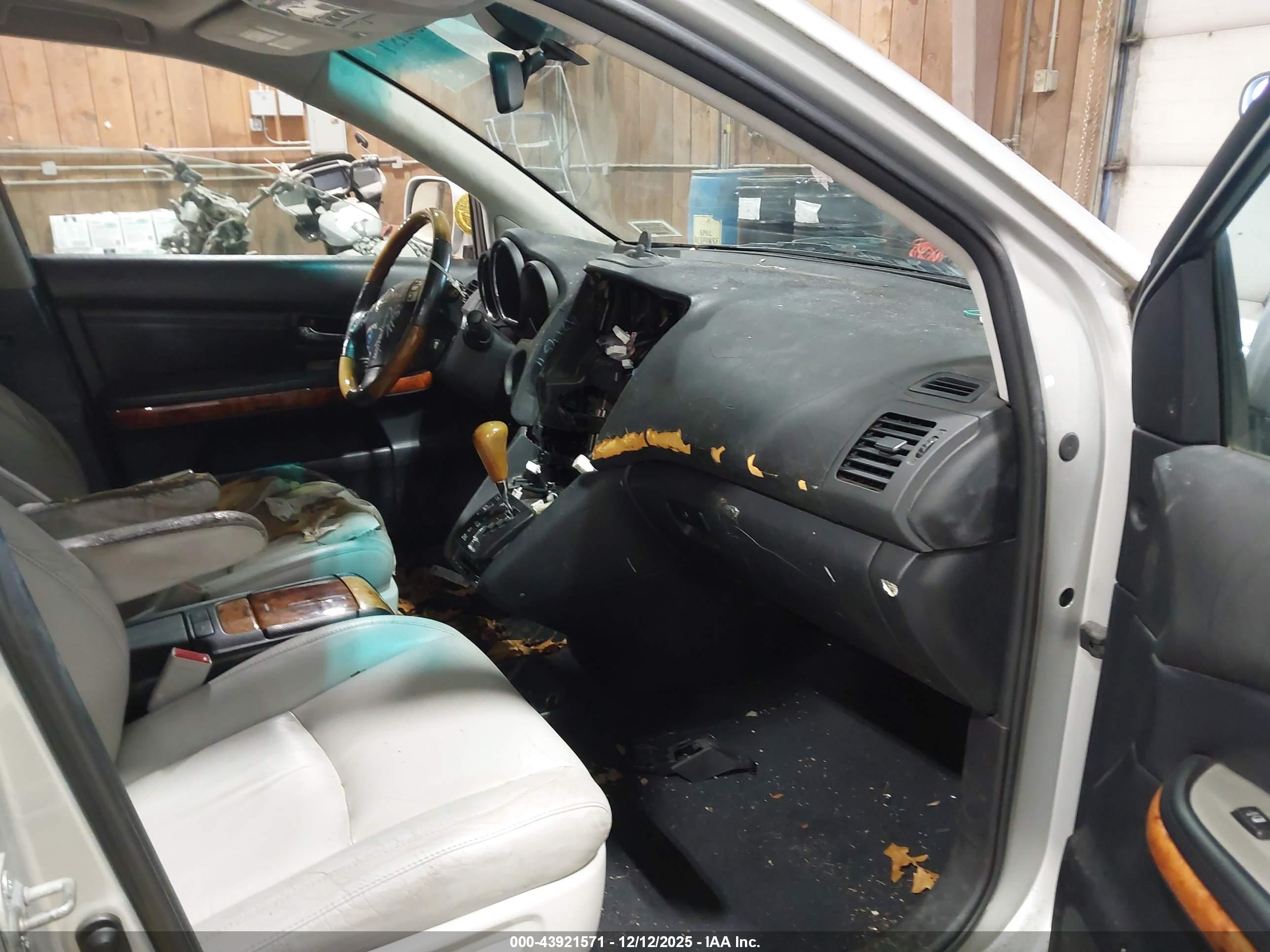 LEXUS RX image 5