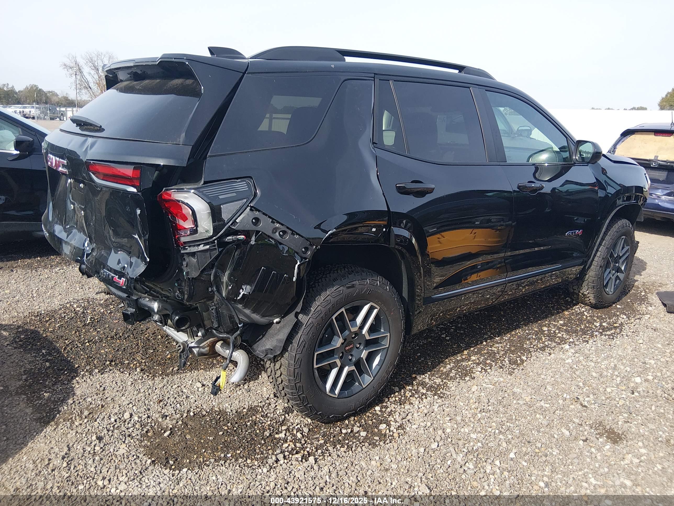 GMC TERRAIN image 4