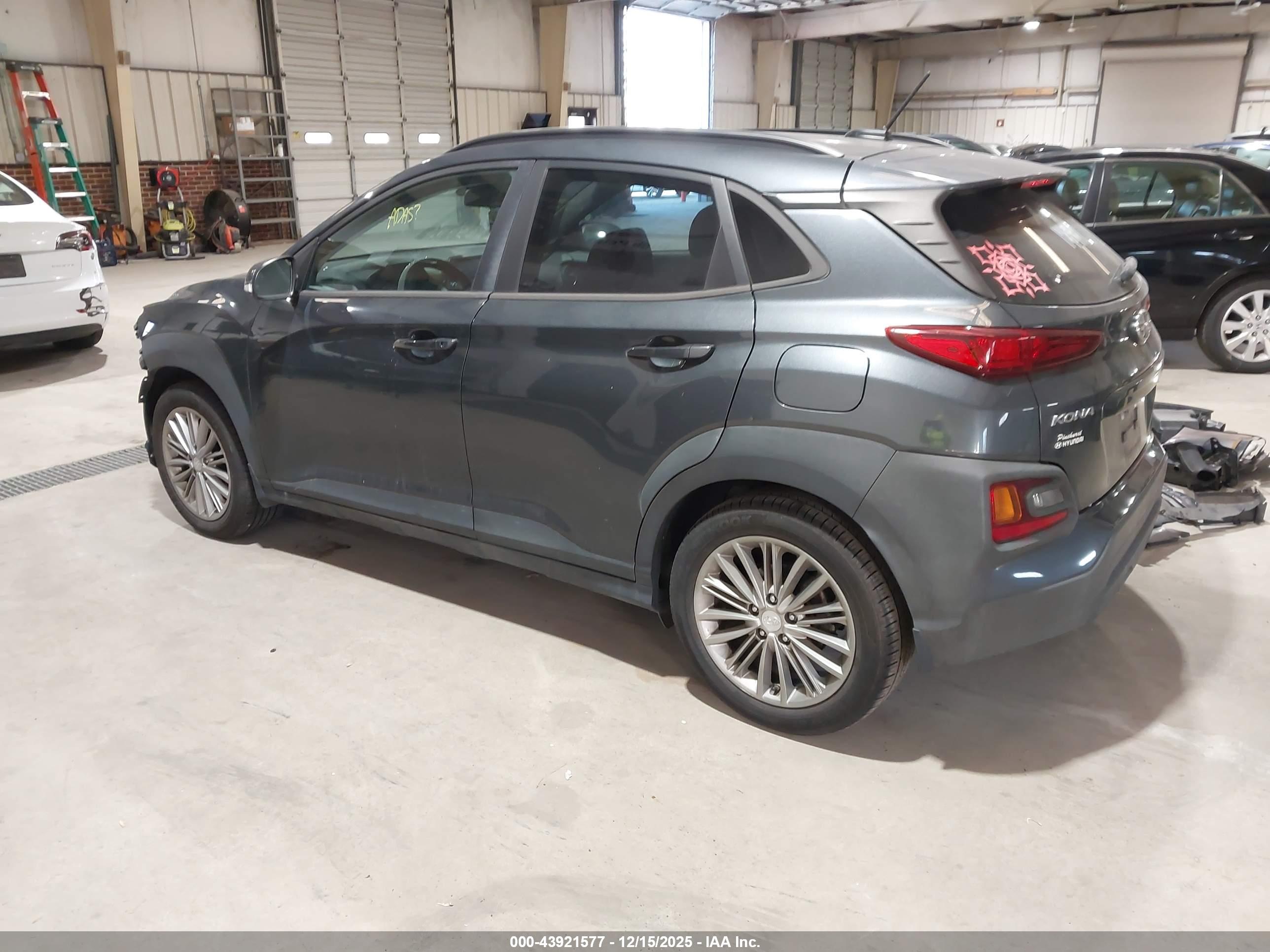 HYUNDAI KONA image 3