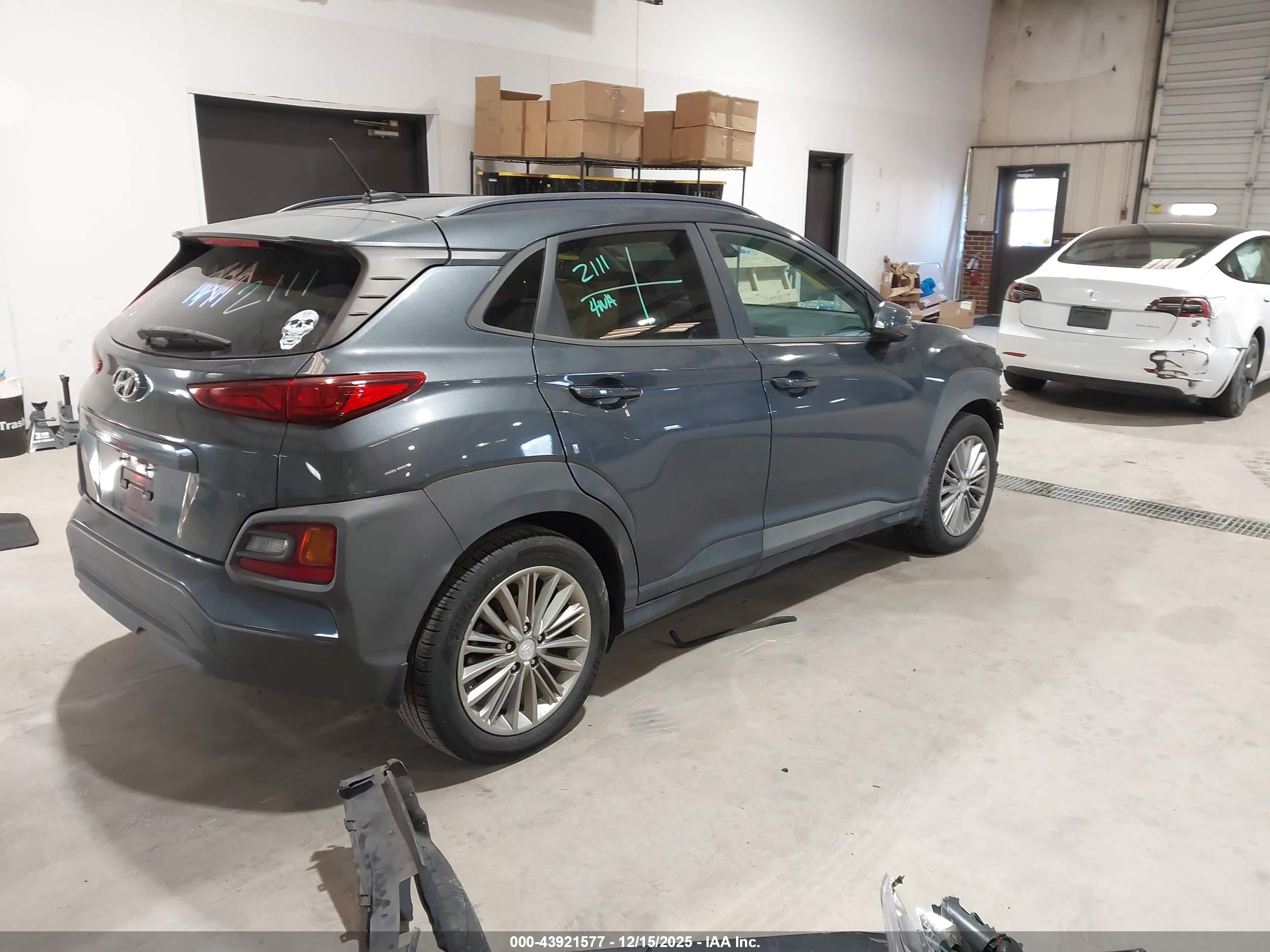 HYUNDAI KONA image 4