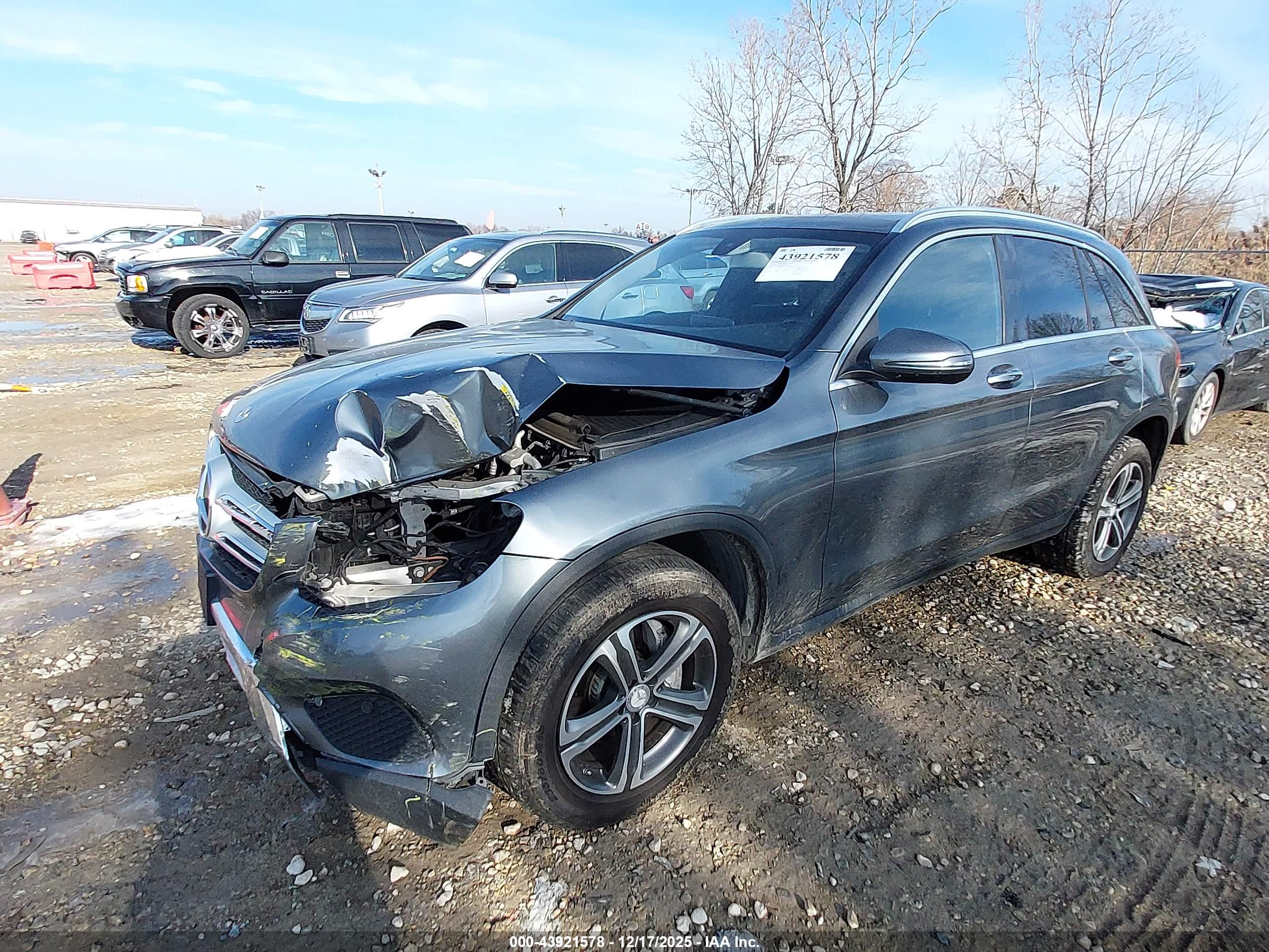 MERCEDES-BENZ GLC image 2