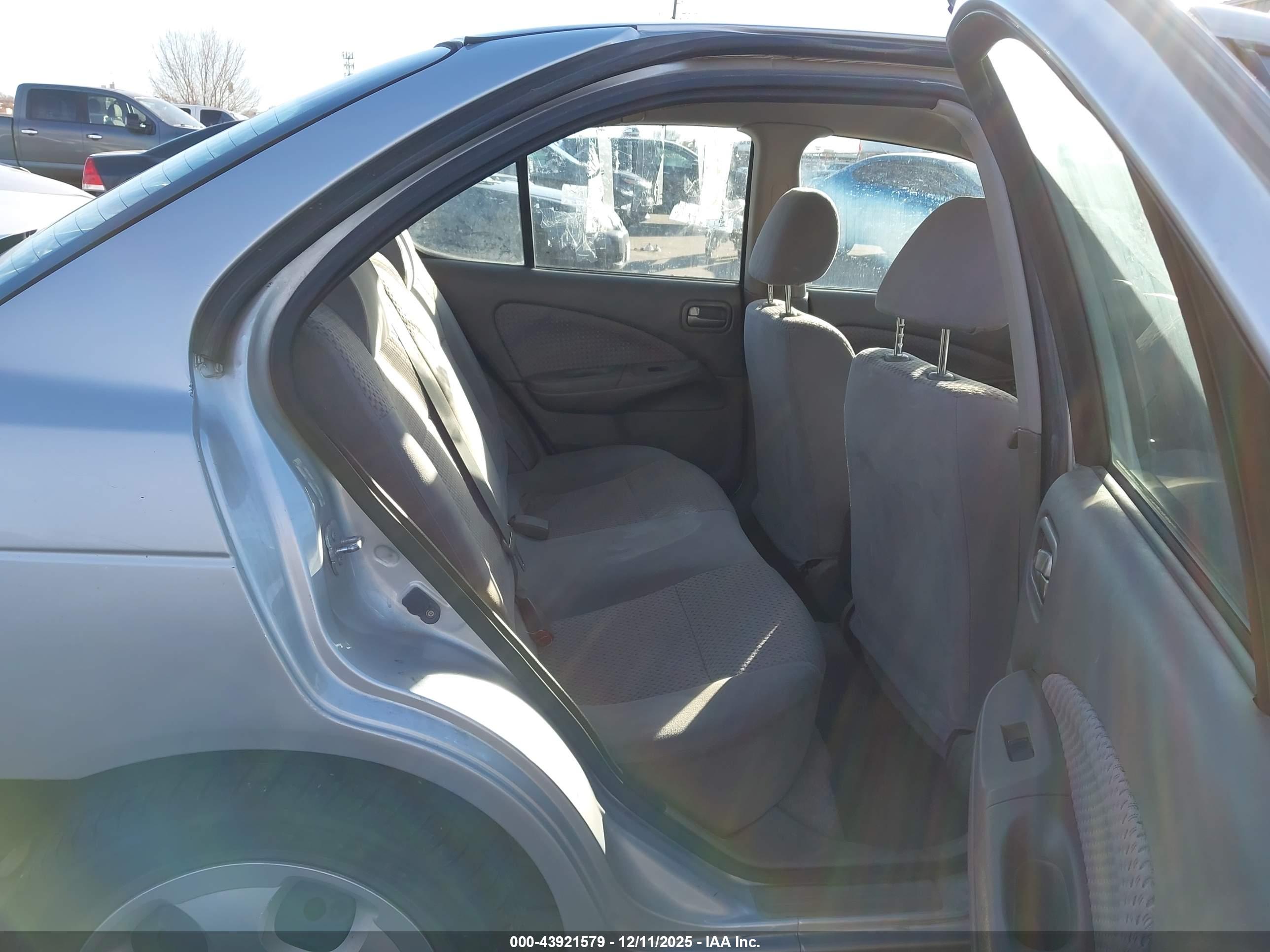 NISSAN SENTRA image 8
