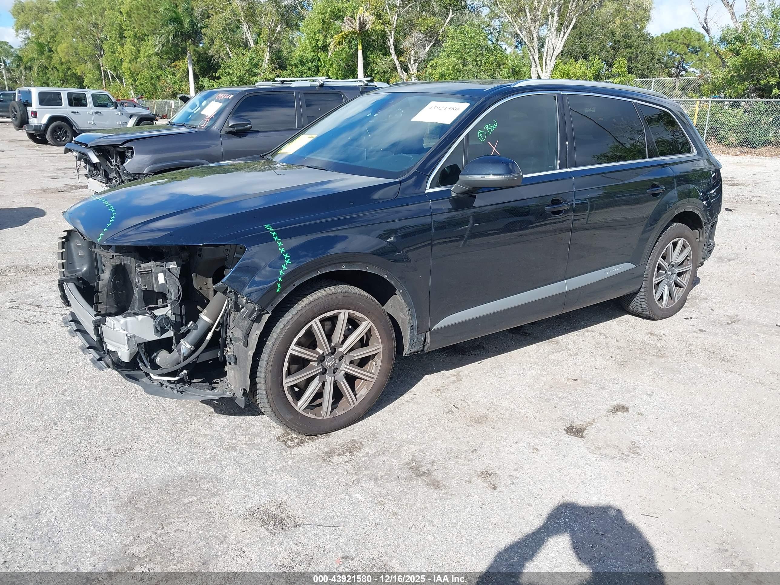 AUDI Q7 image 2