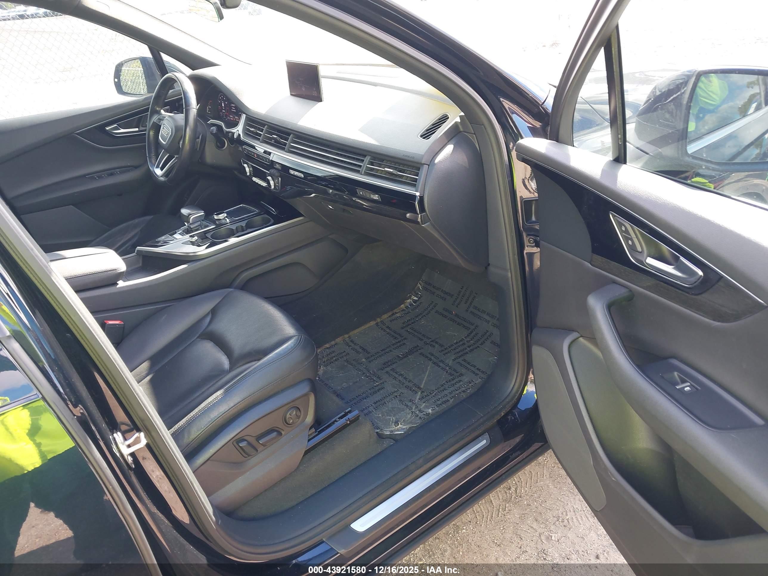 AUDI Q7 image 5