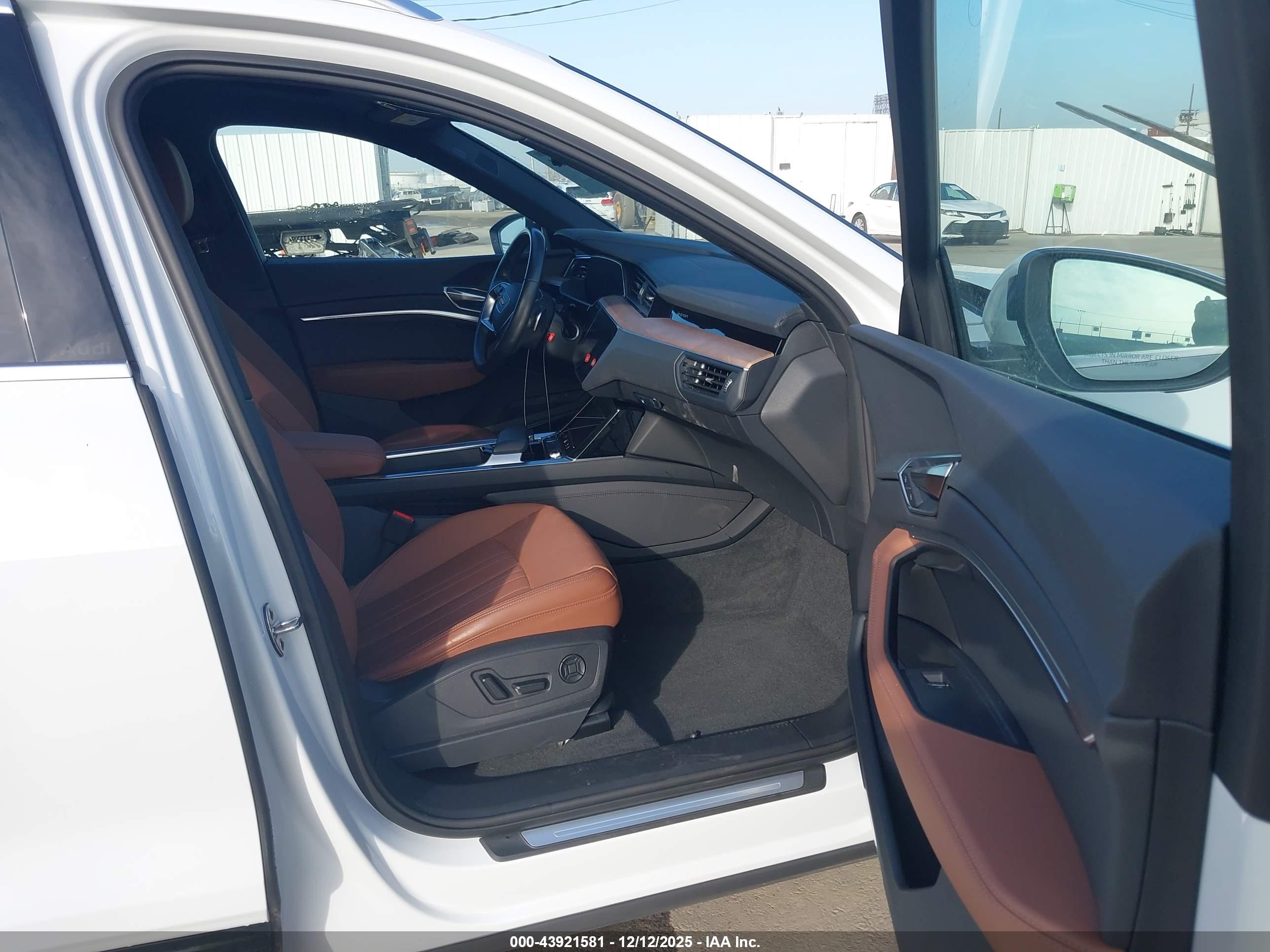 AUDI Q8 image 5