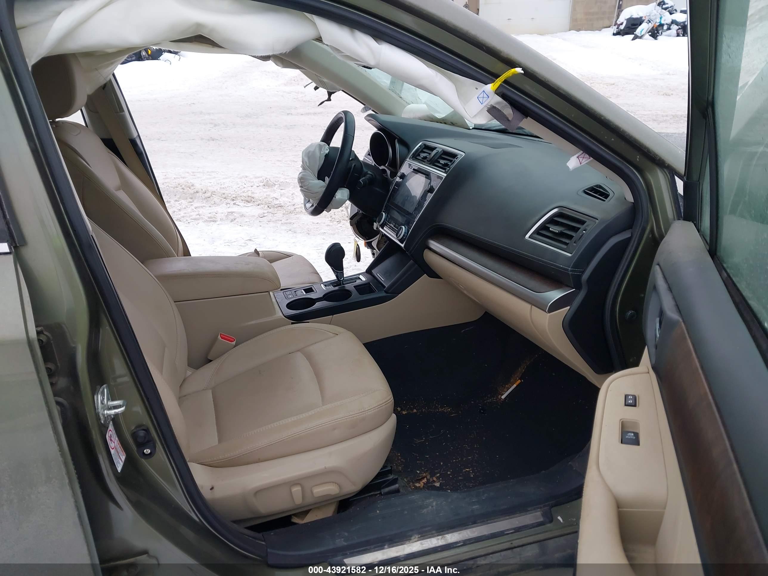 SUBARU OUTBACK image 5