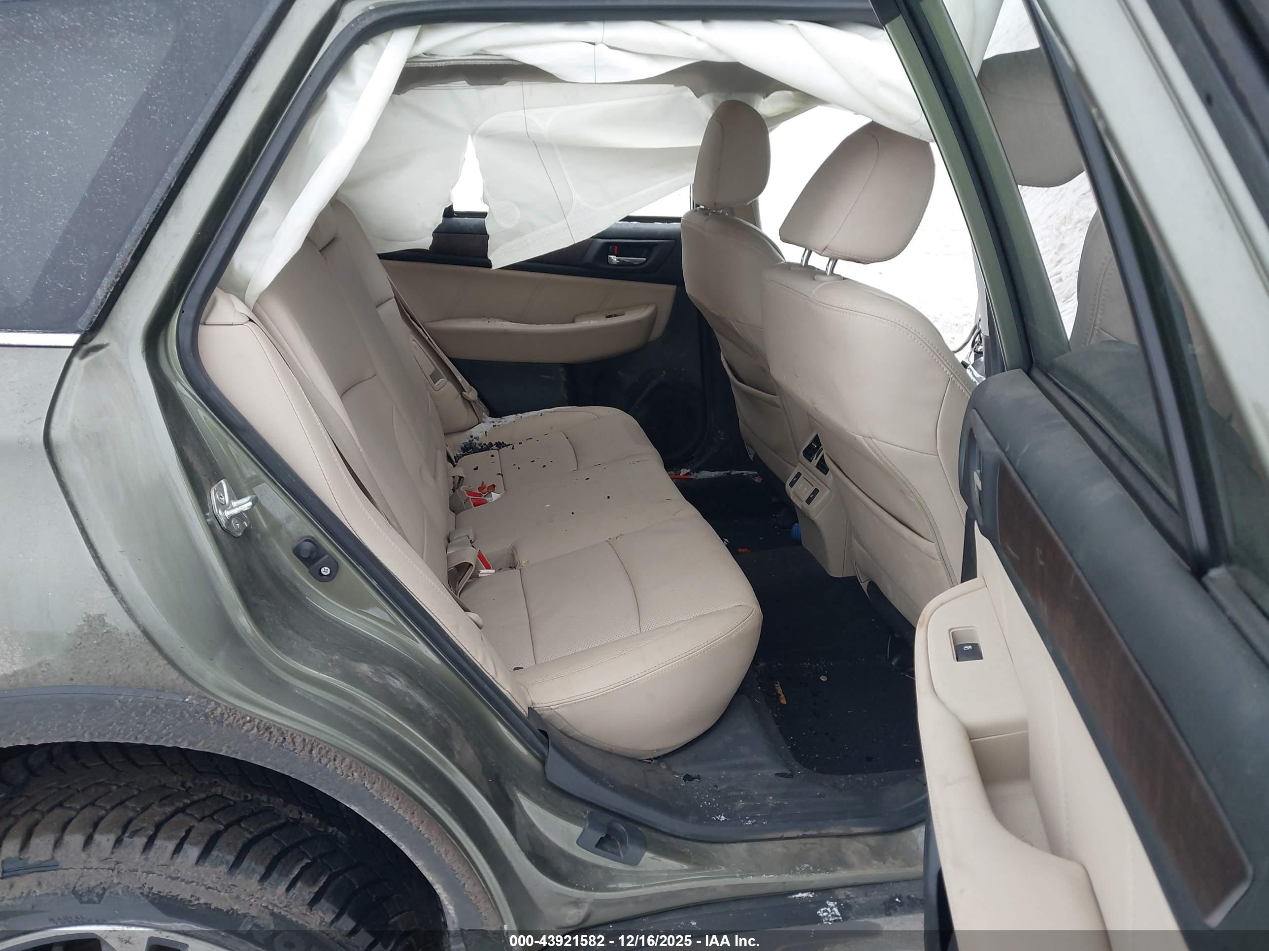 SUBARU OUTBACK image 8