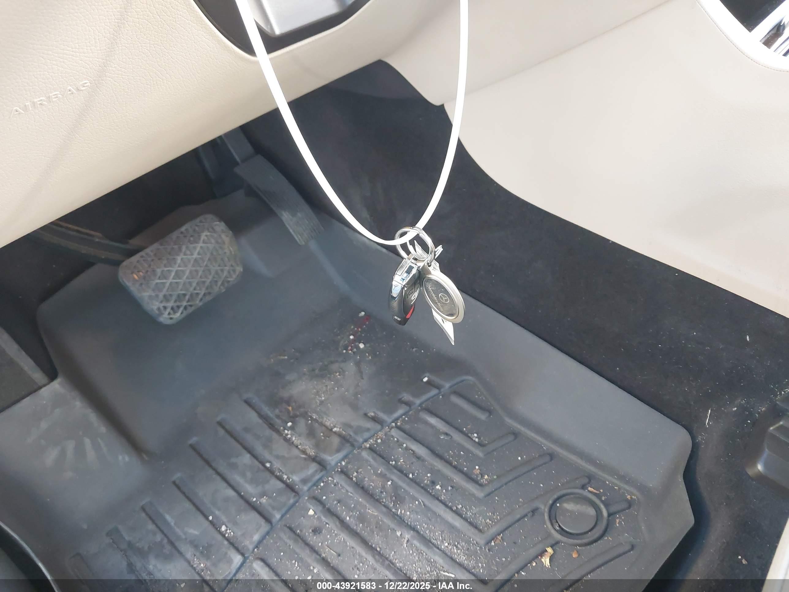 MERCEDES-BENZ GLS image 11