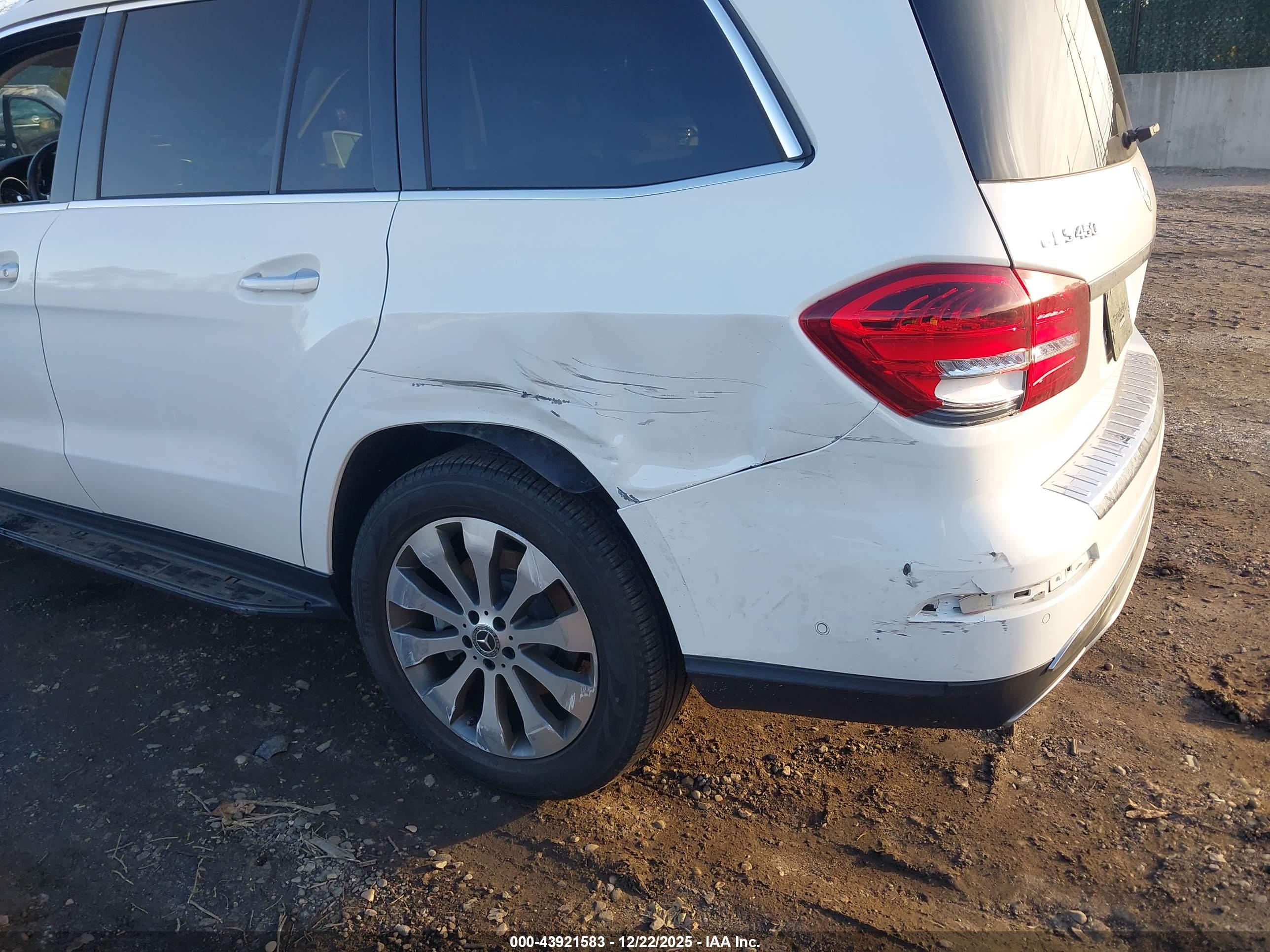 MERCEDES-BENZ GLS image 6