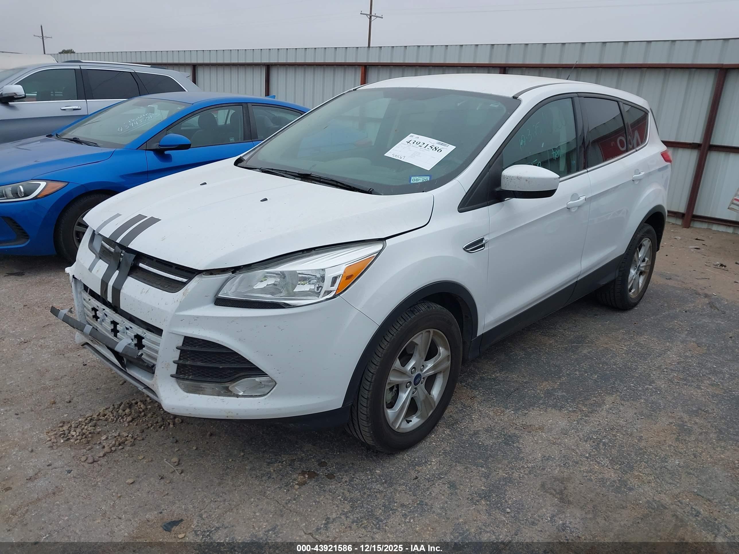 FORD ESCAPE image 2