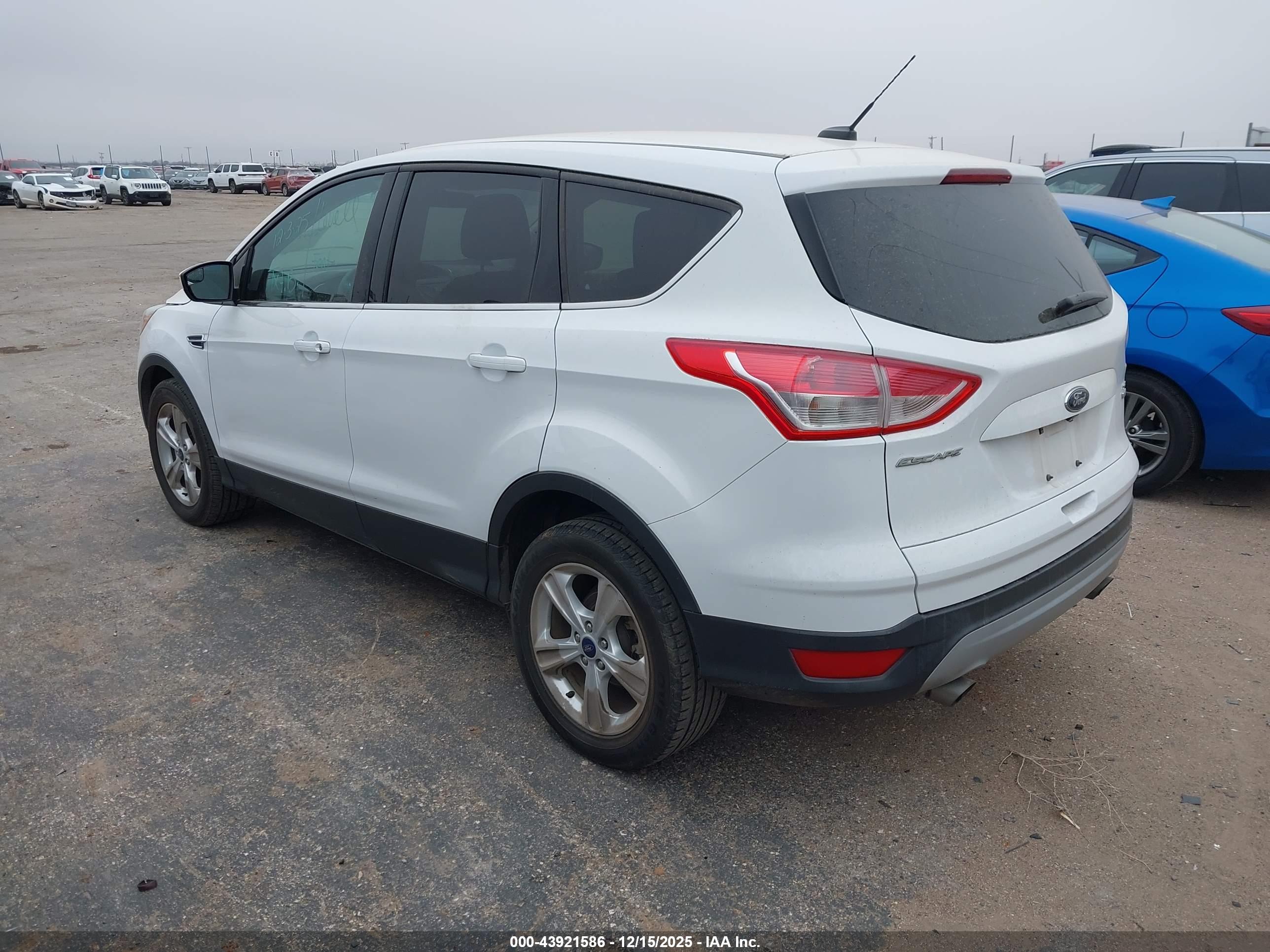 FORD ESCAPE image 3