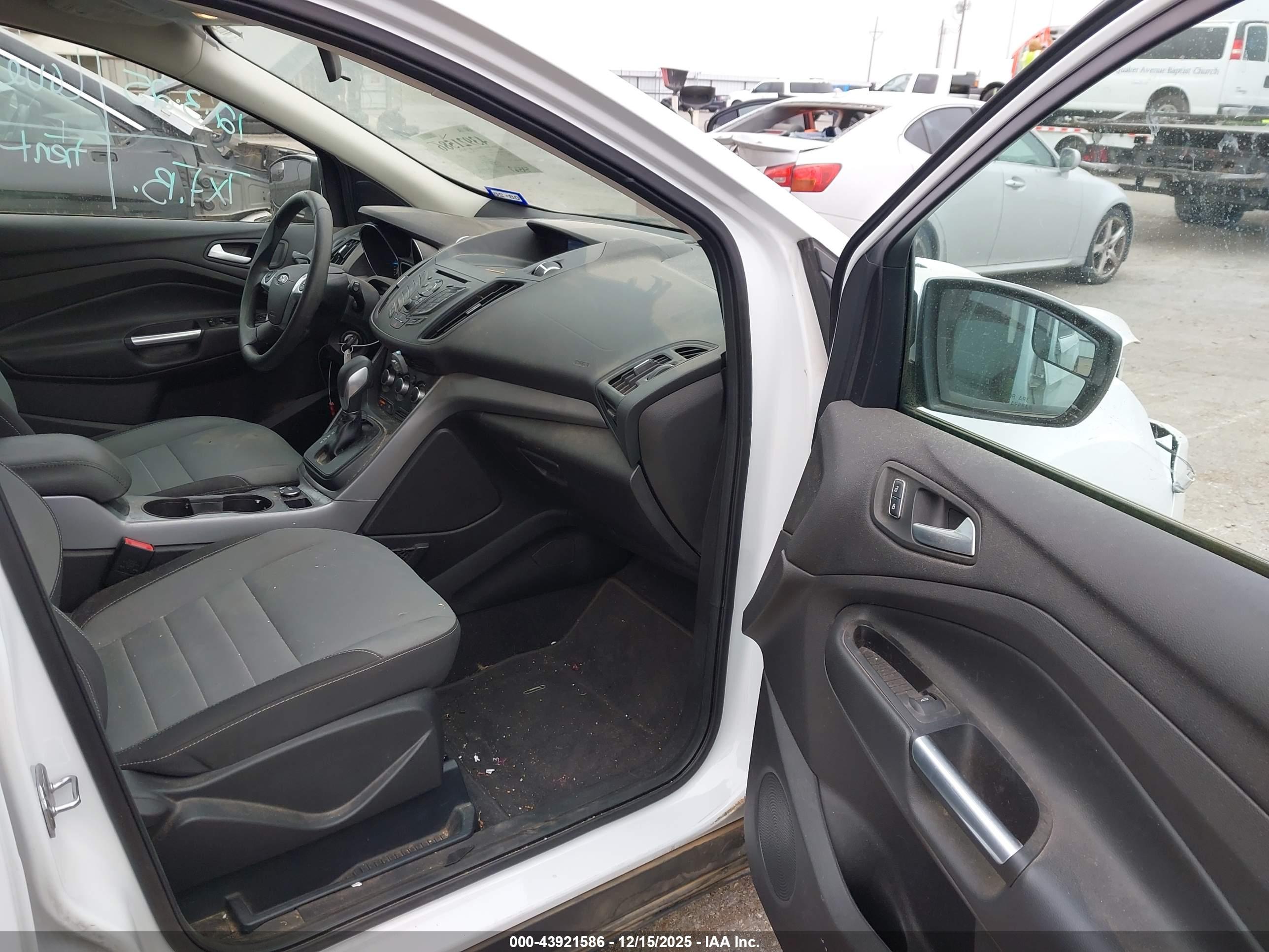 FORD ESCAPE image 5