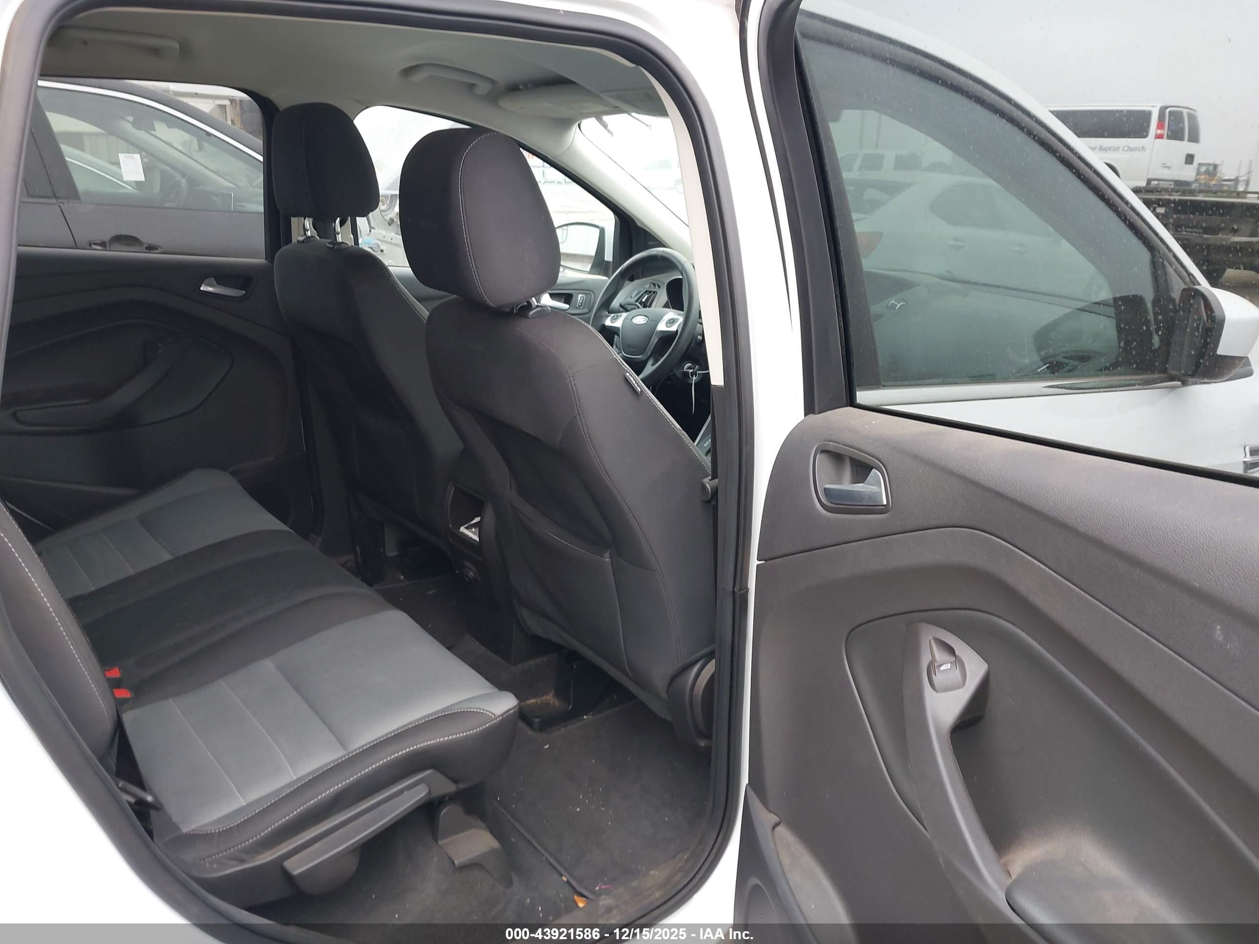 FORD ESCAPE image 8