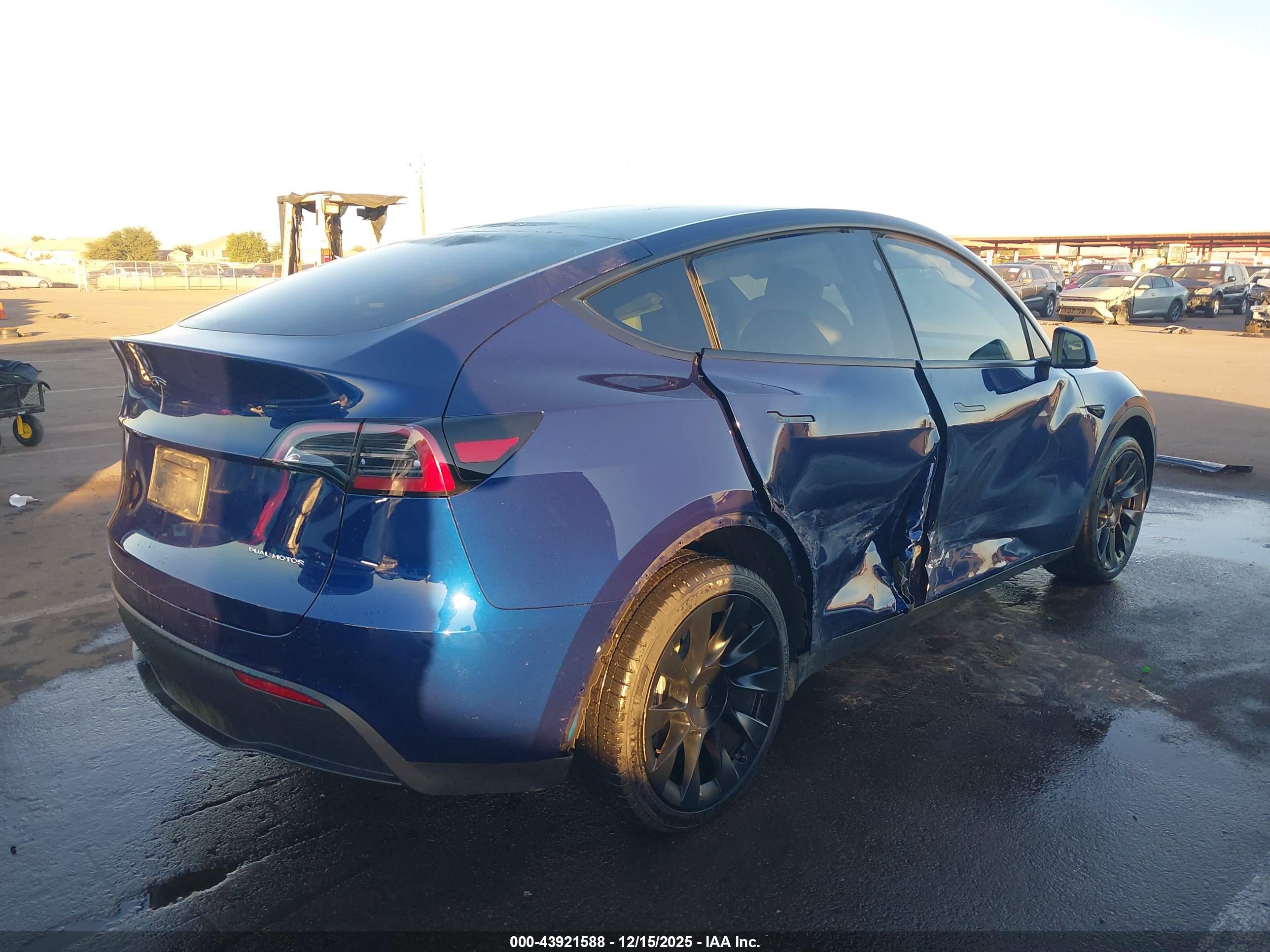 TESLA MODEL image 4