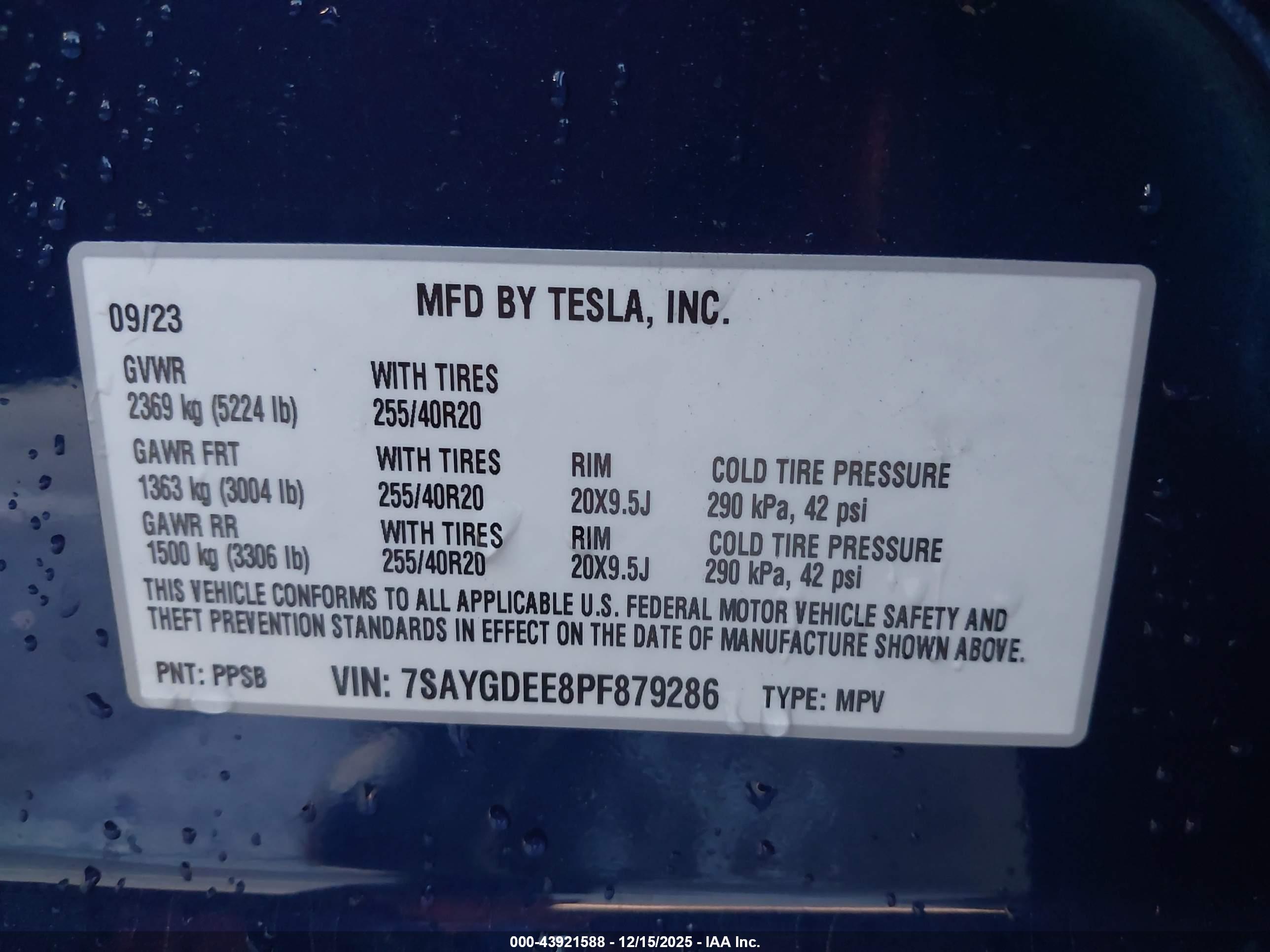 TESLA MODEL image 9