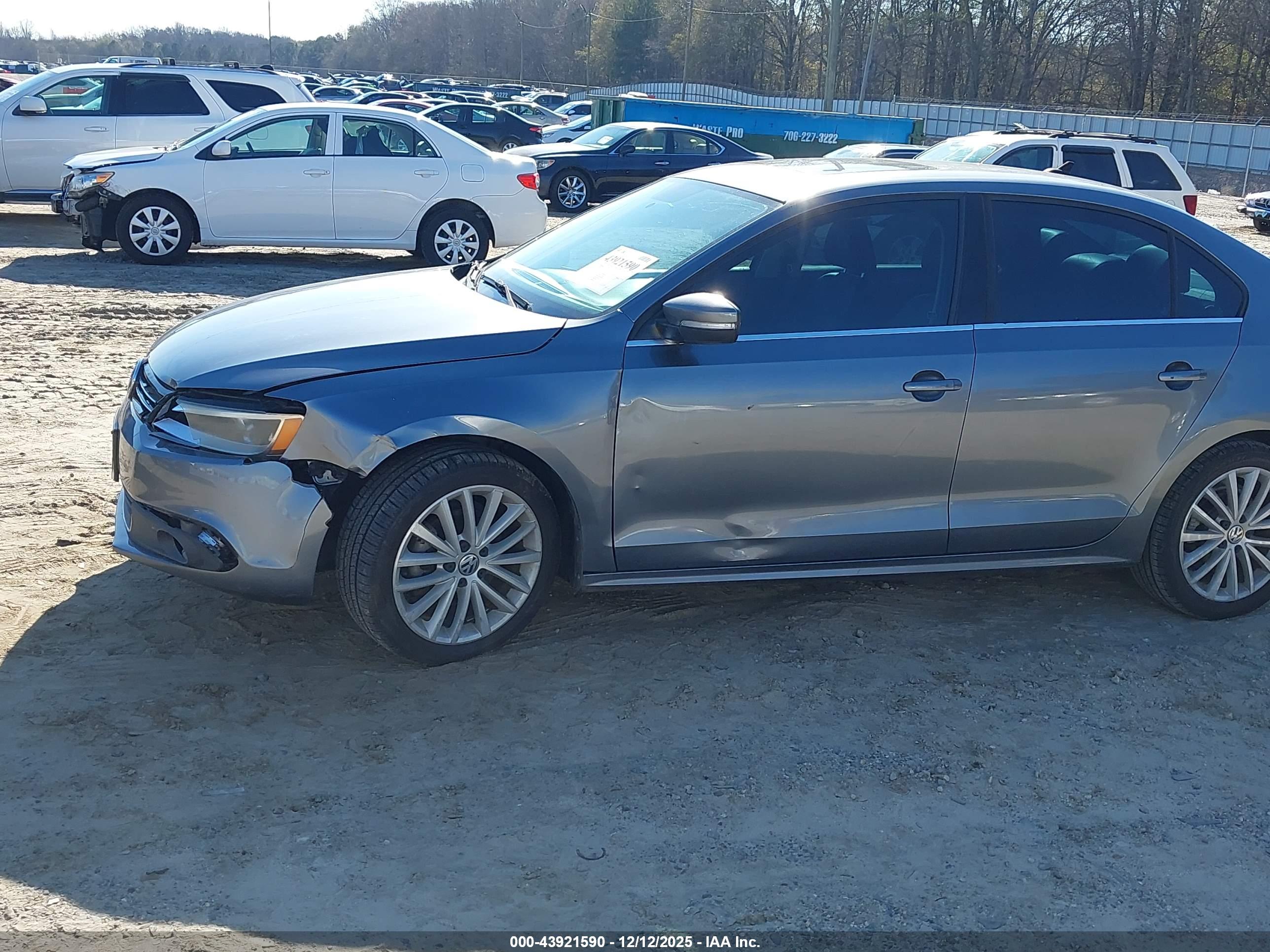VOLKSWAGEN JETTA image 6