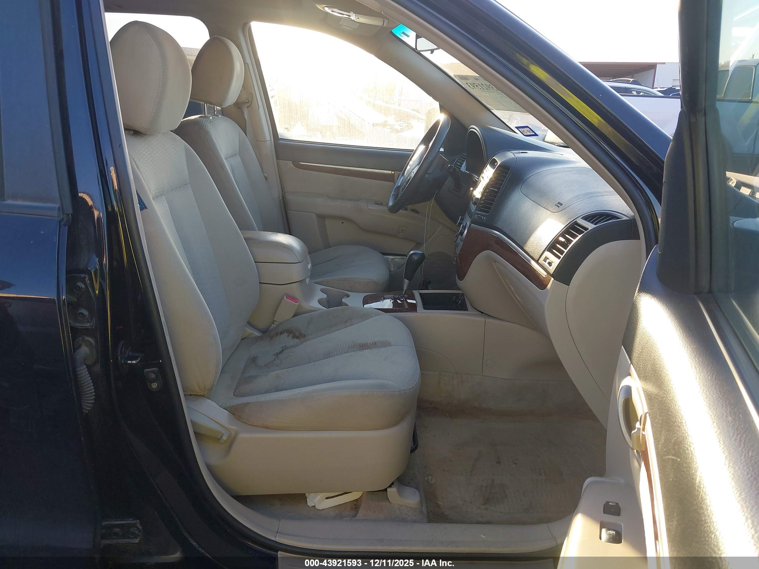 HYUNDAI SANTA image 5