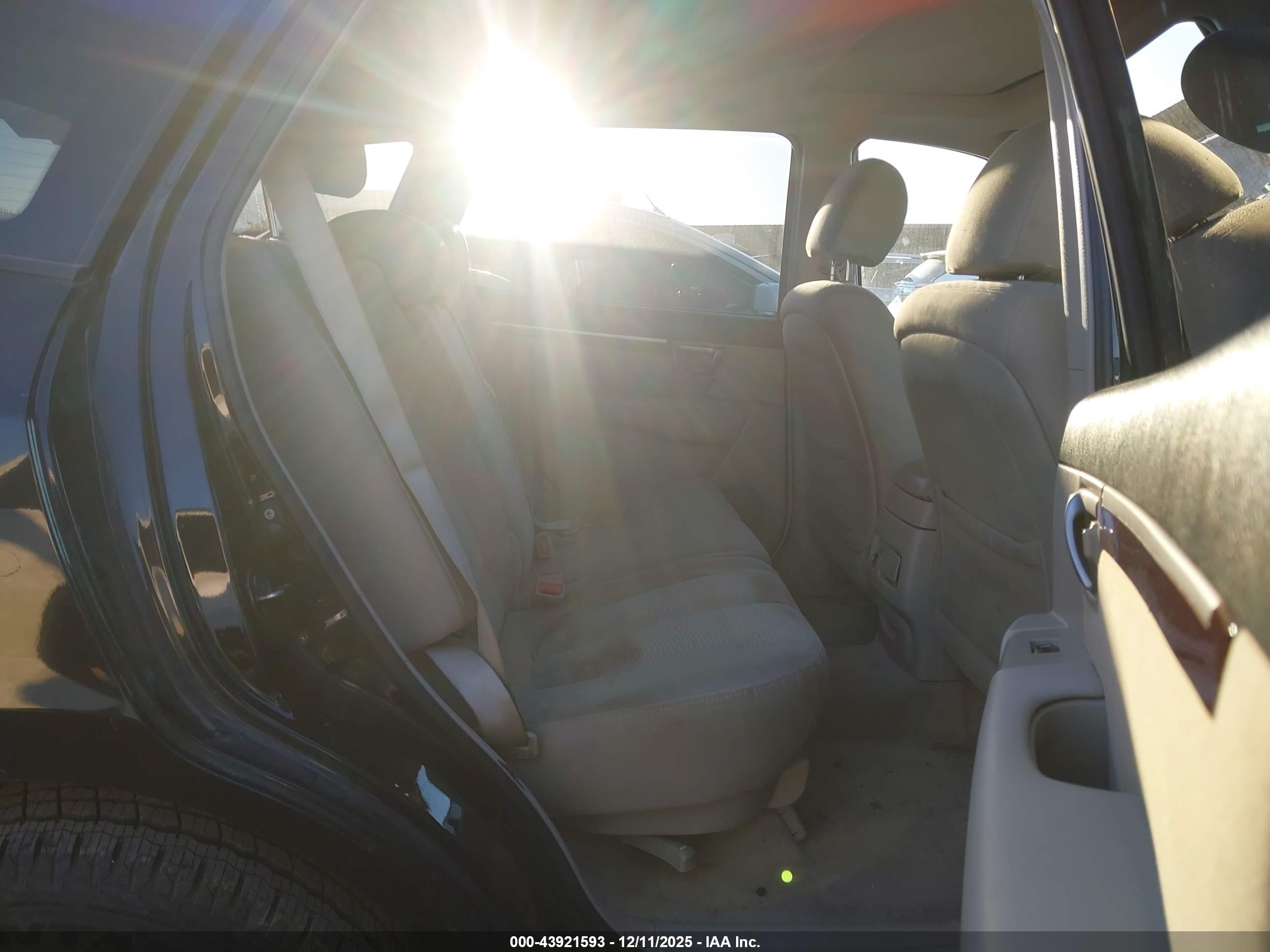 HYUNDAI SANTA image 8
