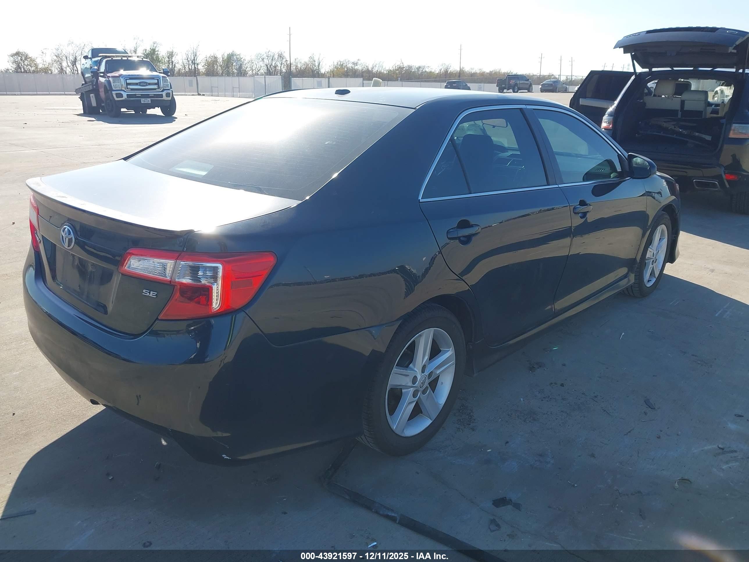 TOYOTA CAMRY image 4