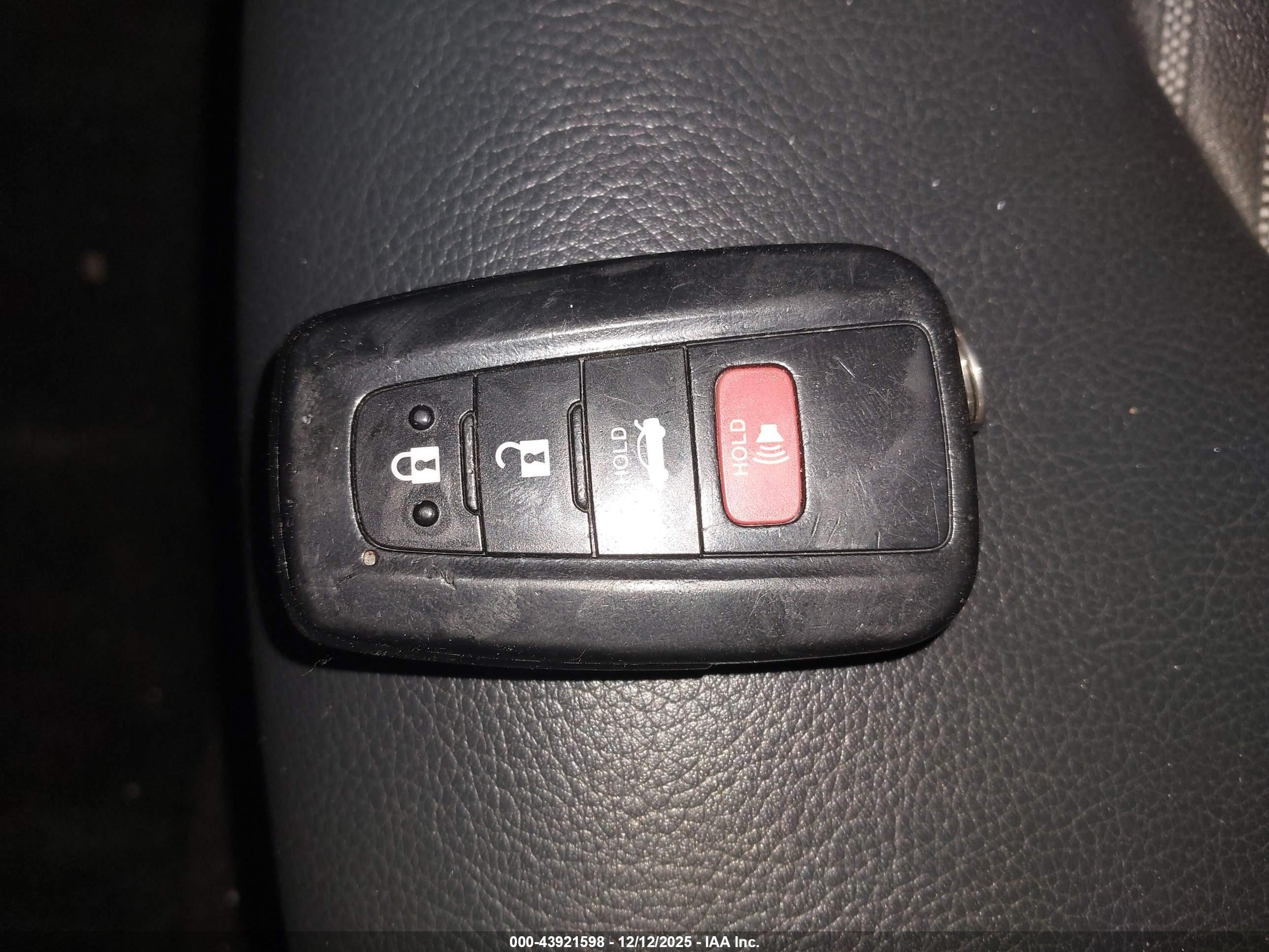 TOYOTA CAMRY image 11