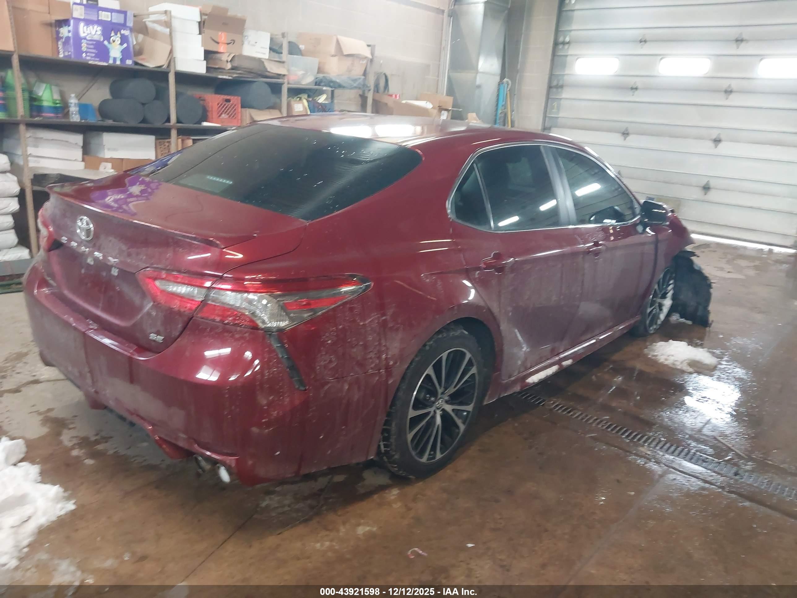 TOYOTA CAMRY image 4