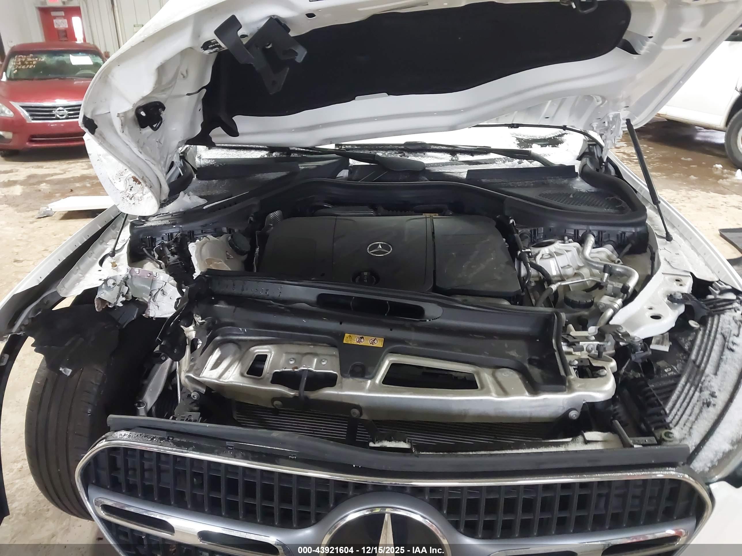 MERCEDES-BENZ GLC image 10