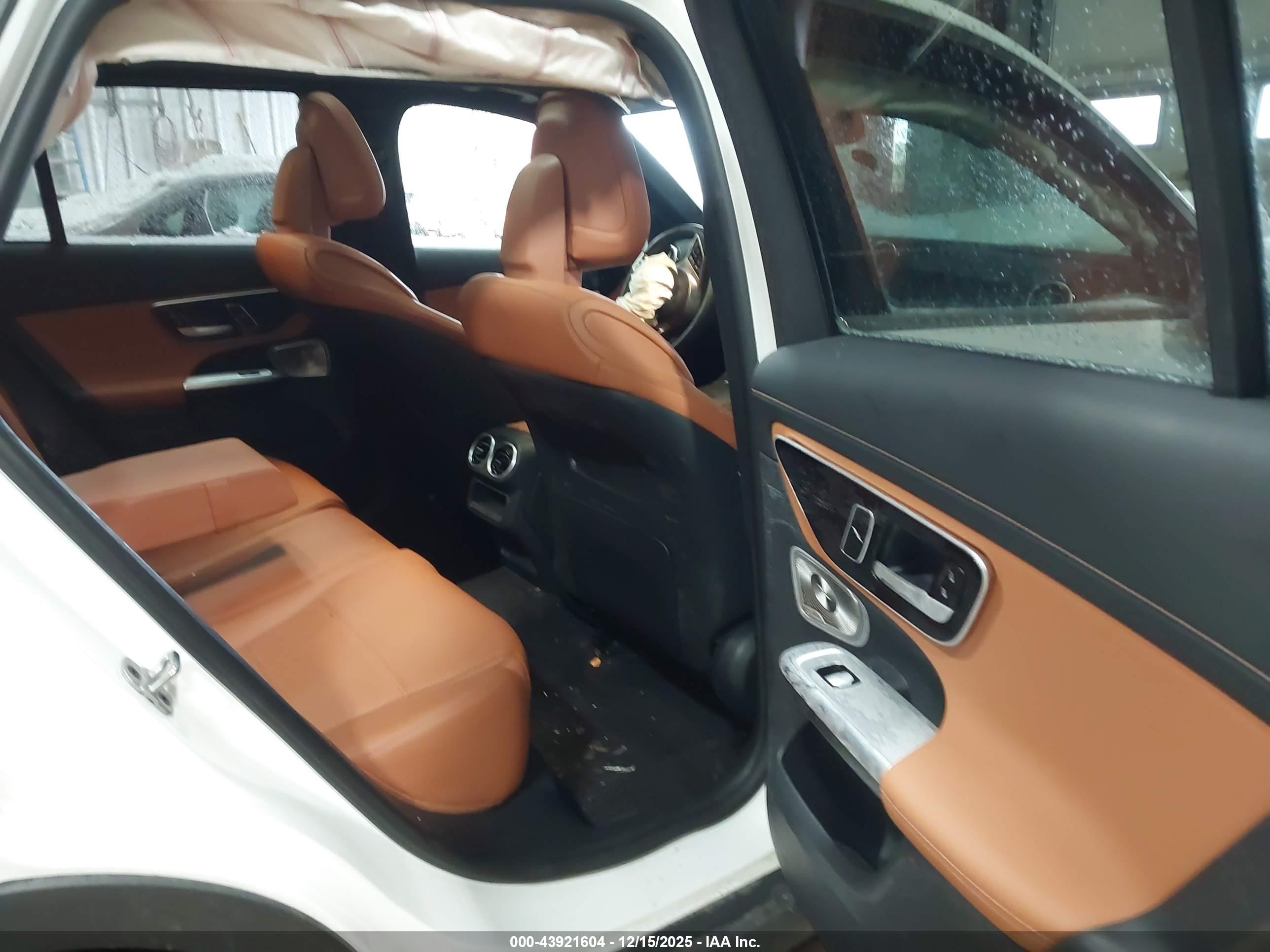 MERCEDES-BENZ GLC image 8