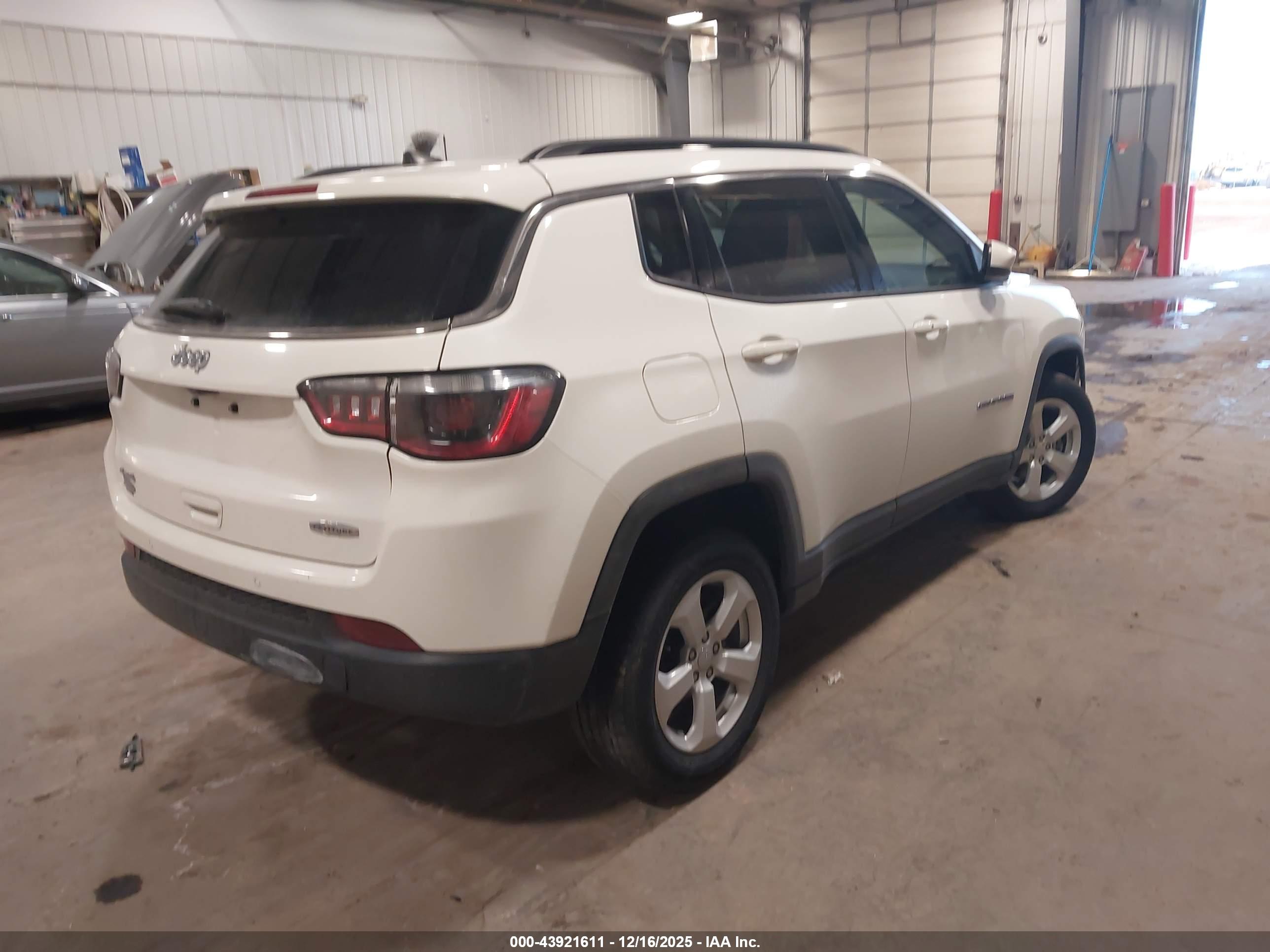 JEEP COMPASS image 4