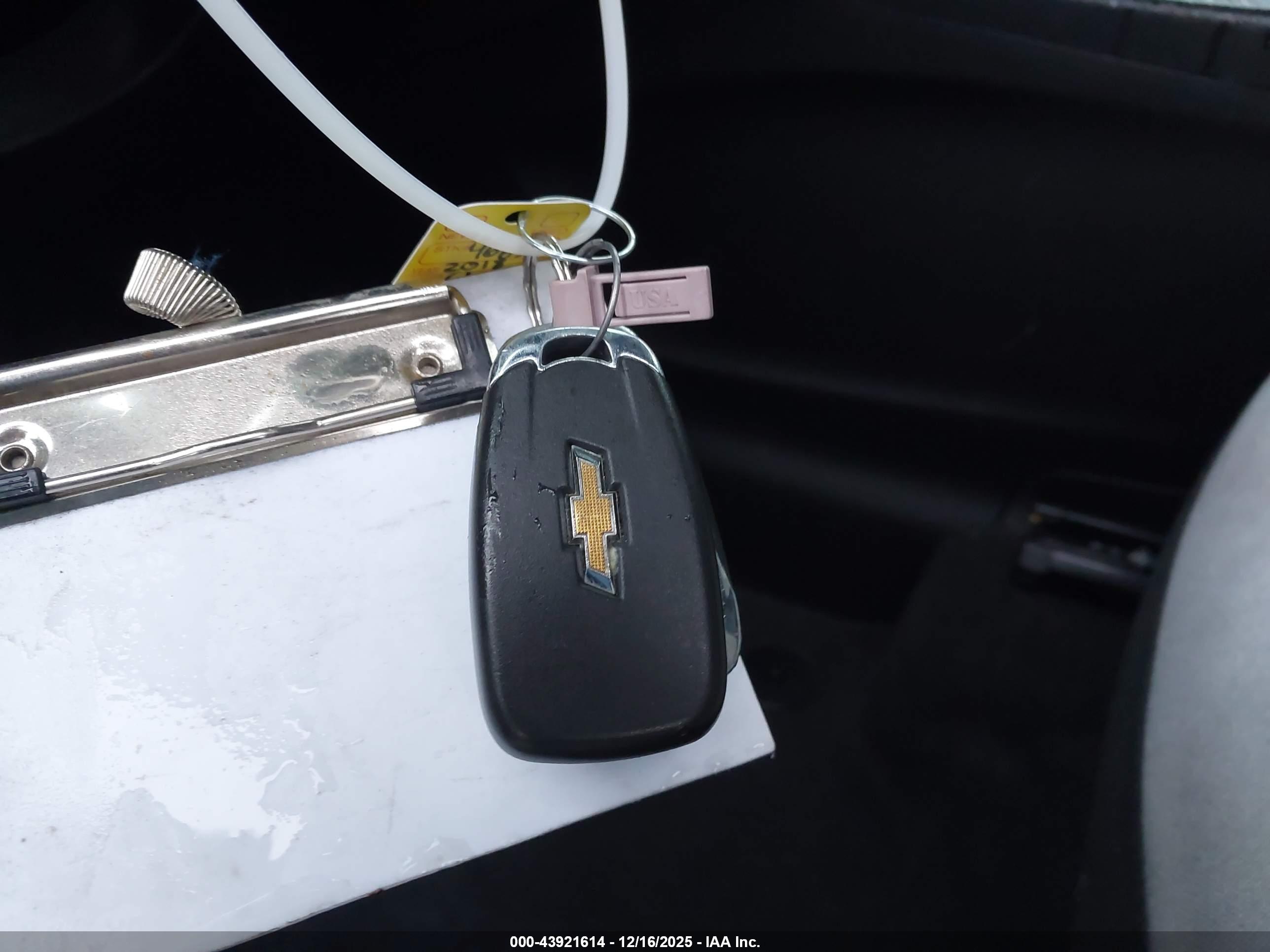 CHEVROLET EQUINOX image 11