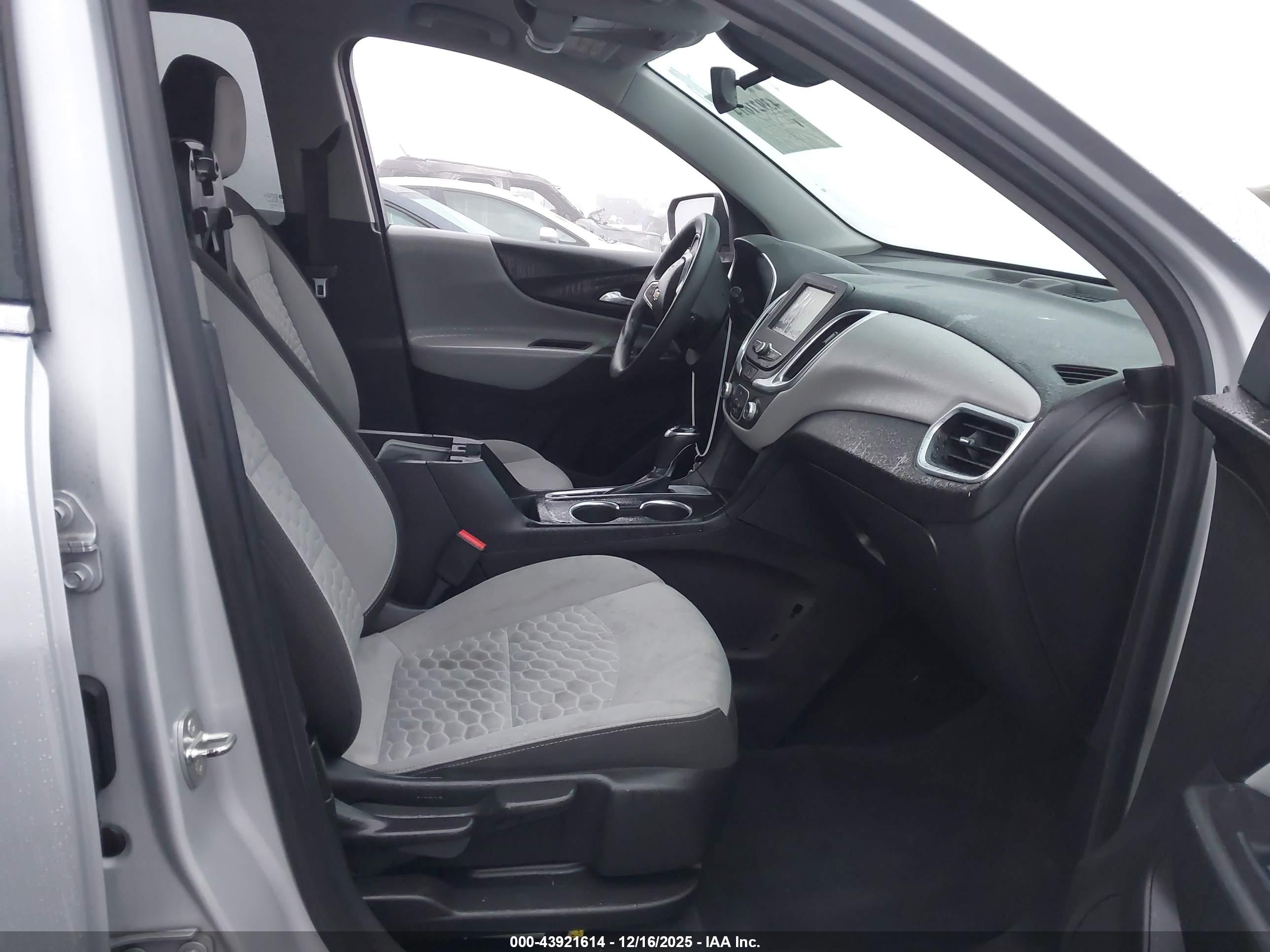 CHEVROLET EQUINOX image 5